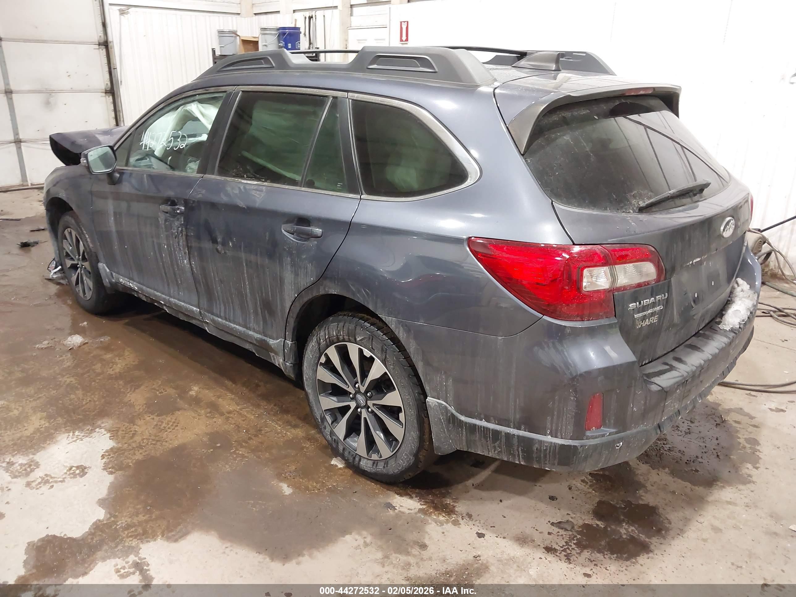 SUBARU OUTBACK image 3
