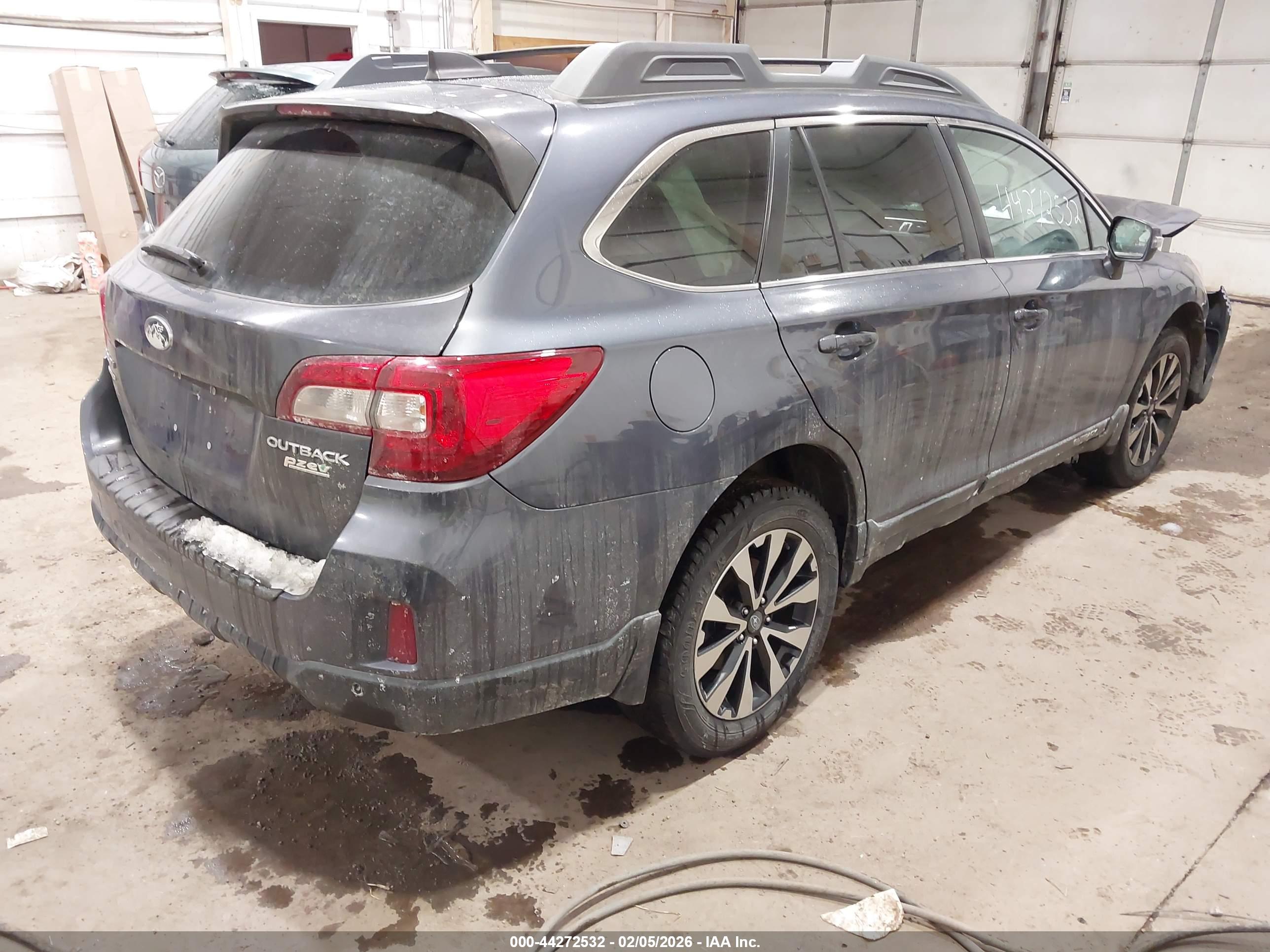SUBARU OUTBACK image 4