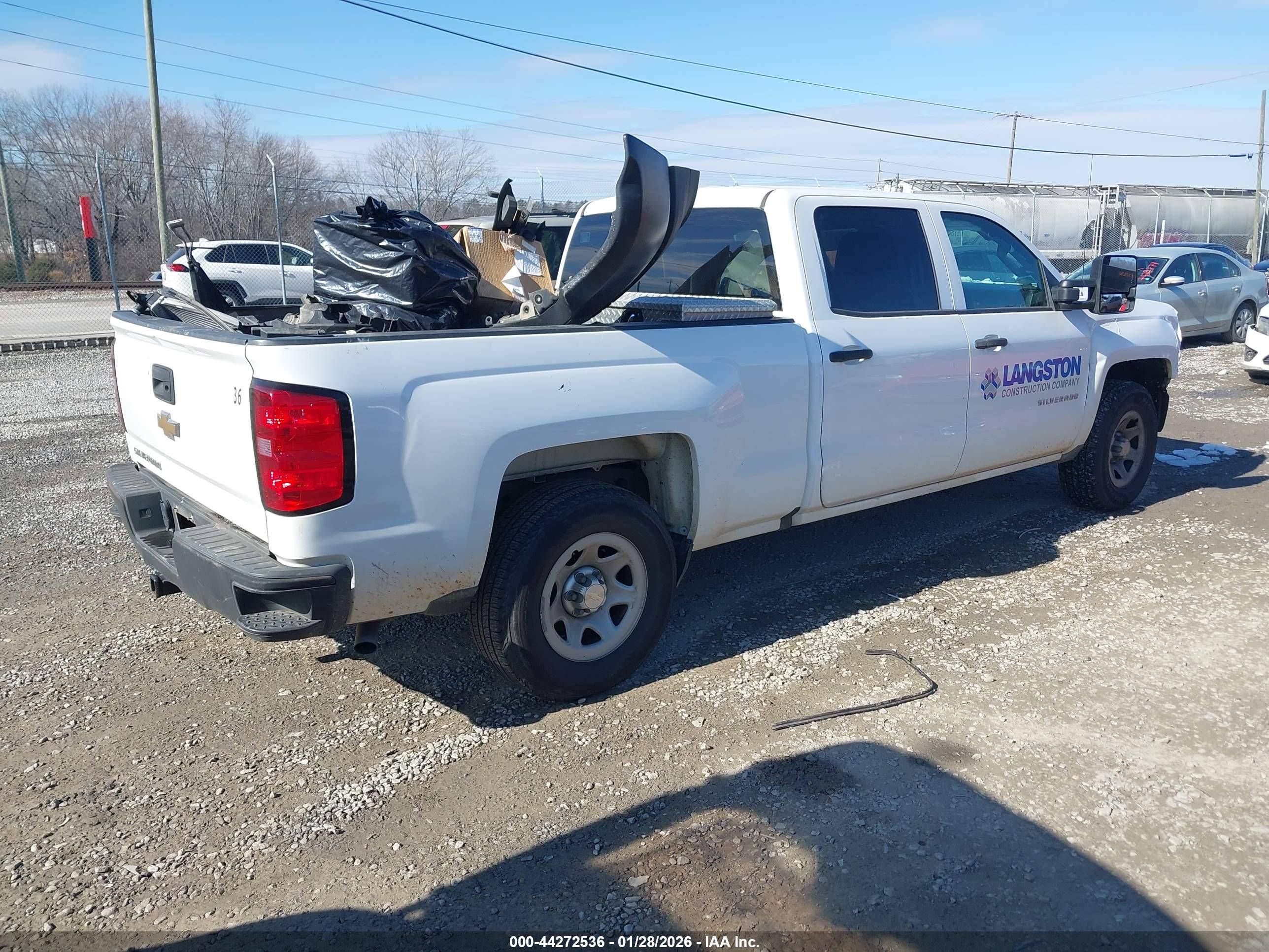 CHEVROLET SILVERADO image 4