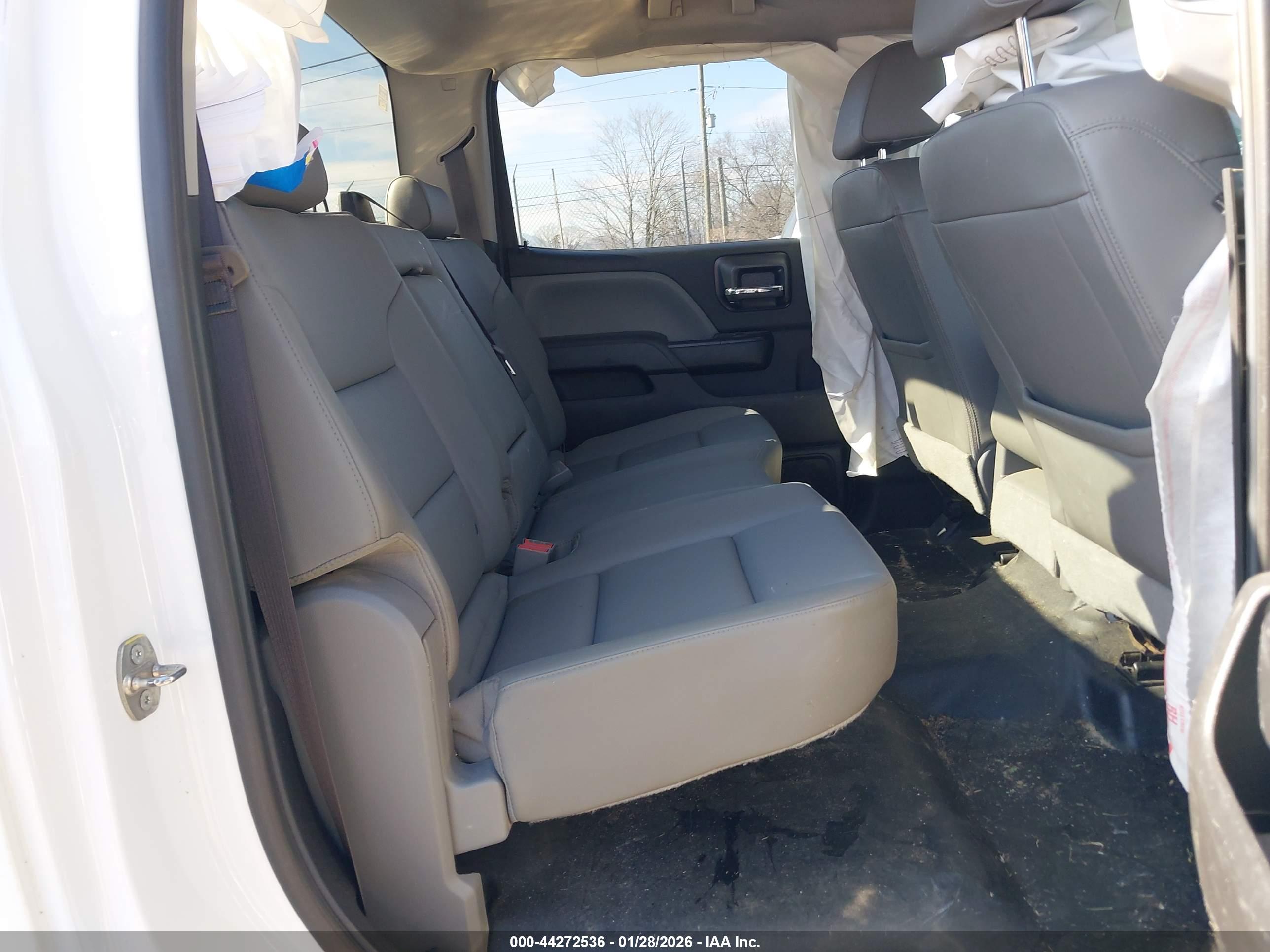 CHEVROLET SILVERADO image 8