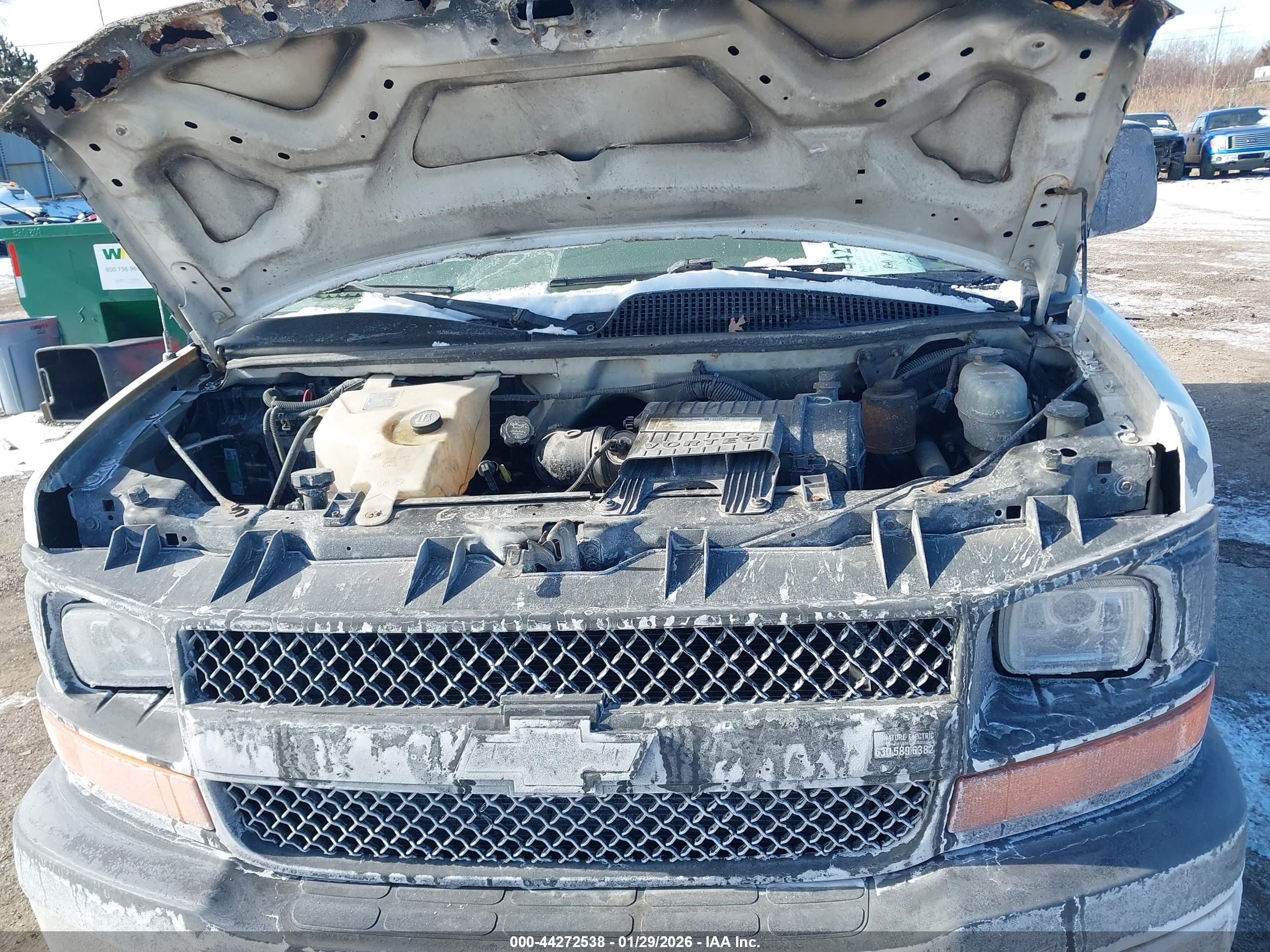 CHEVROLET EXPRESS image 10