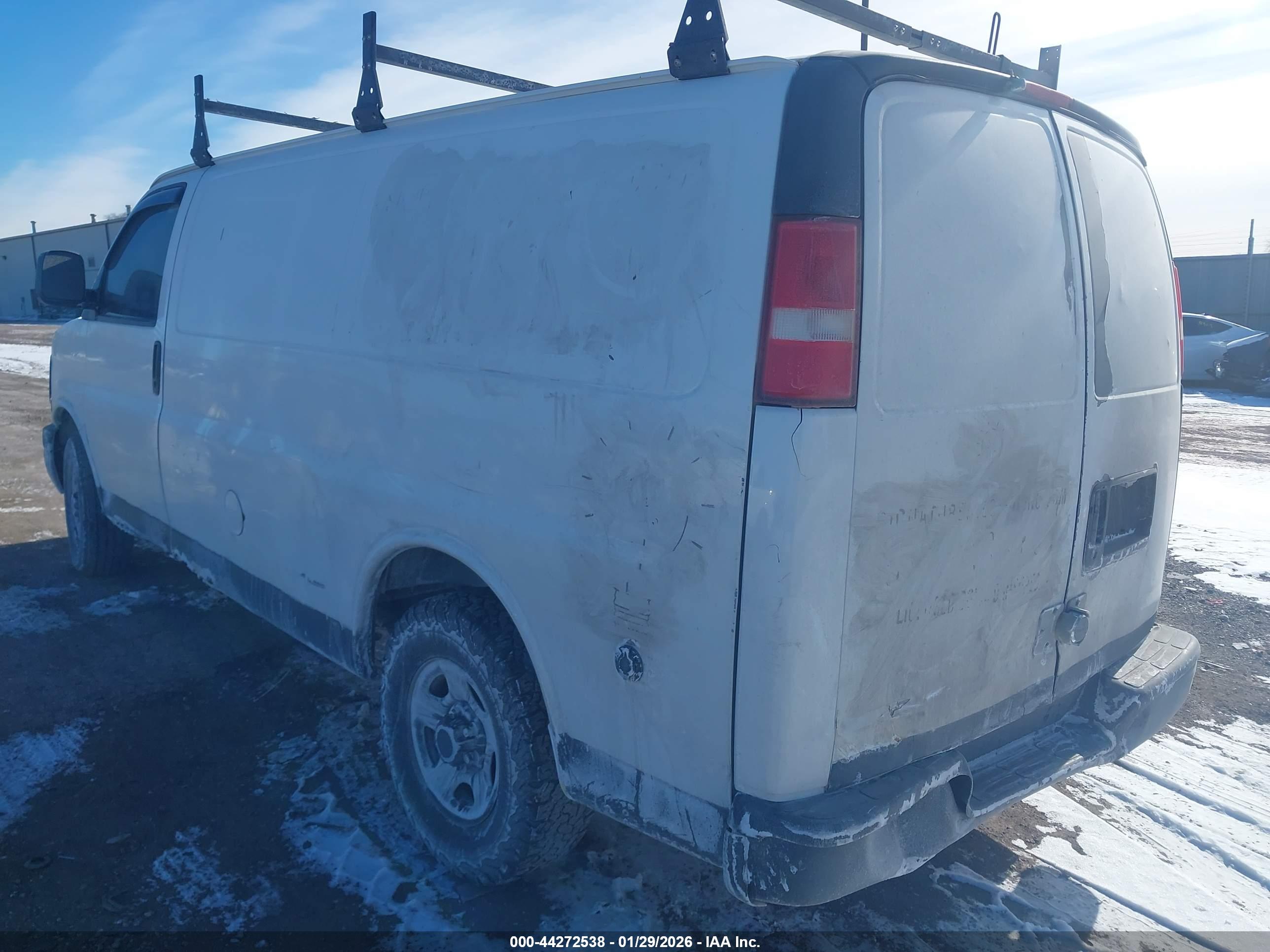 CHEVROLET EXPRESS image 6