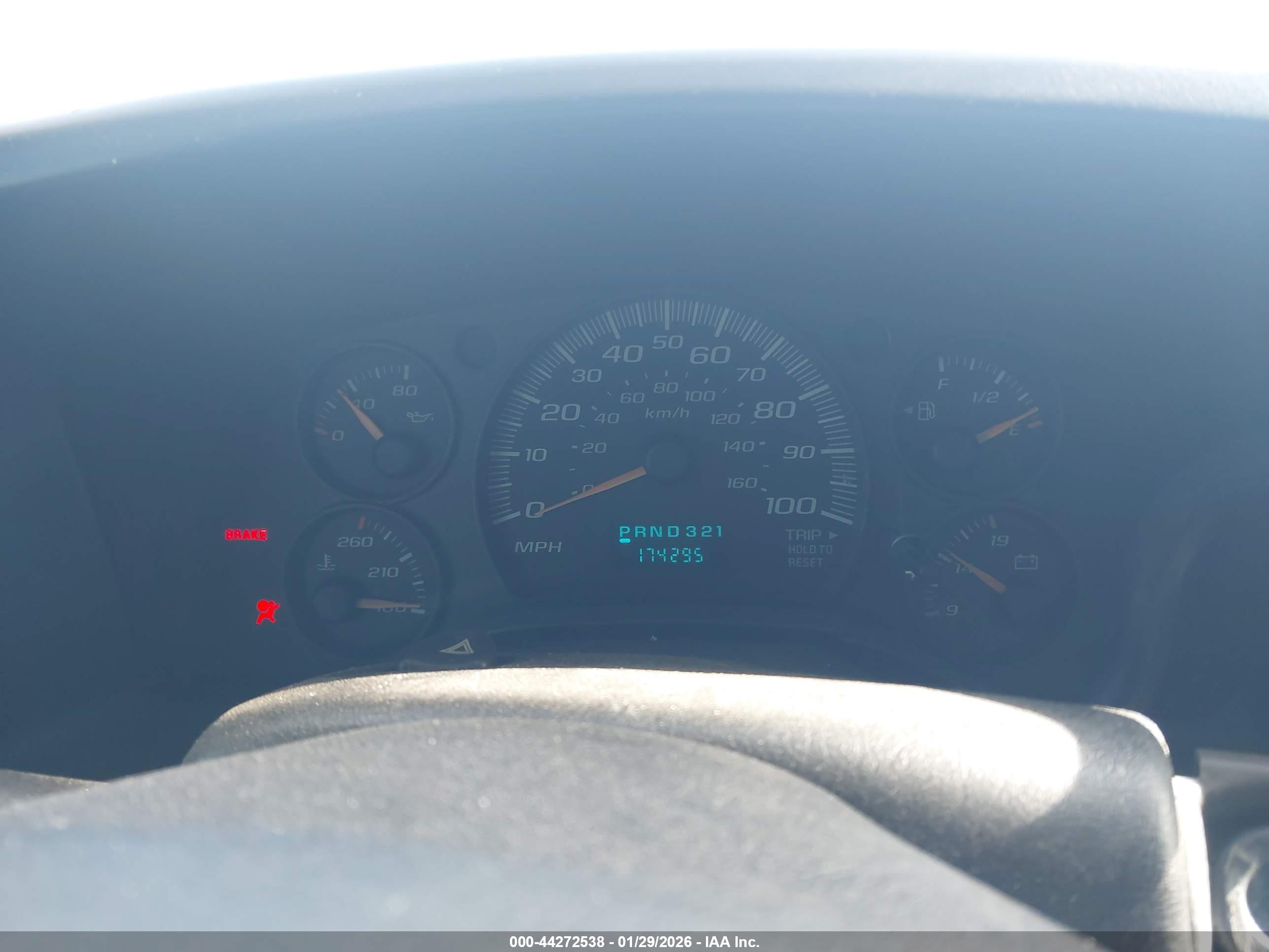 CHEVROLET EXPRESS image 7