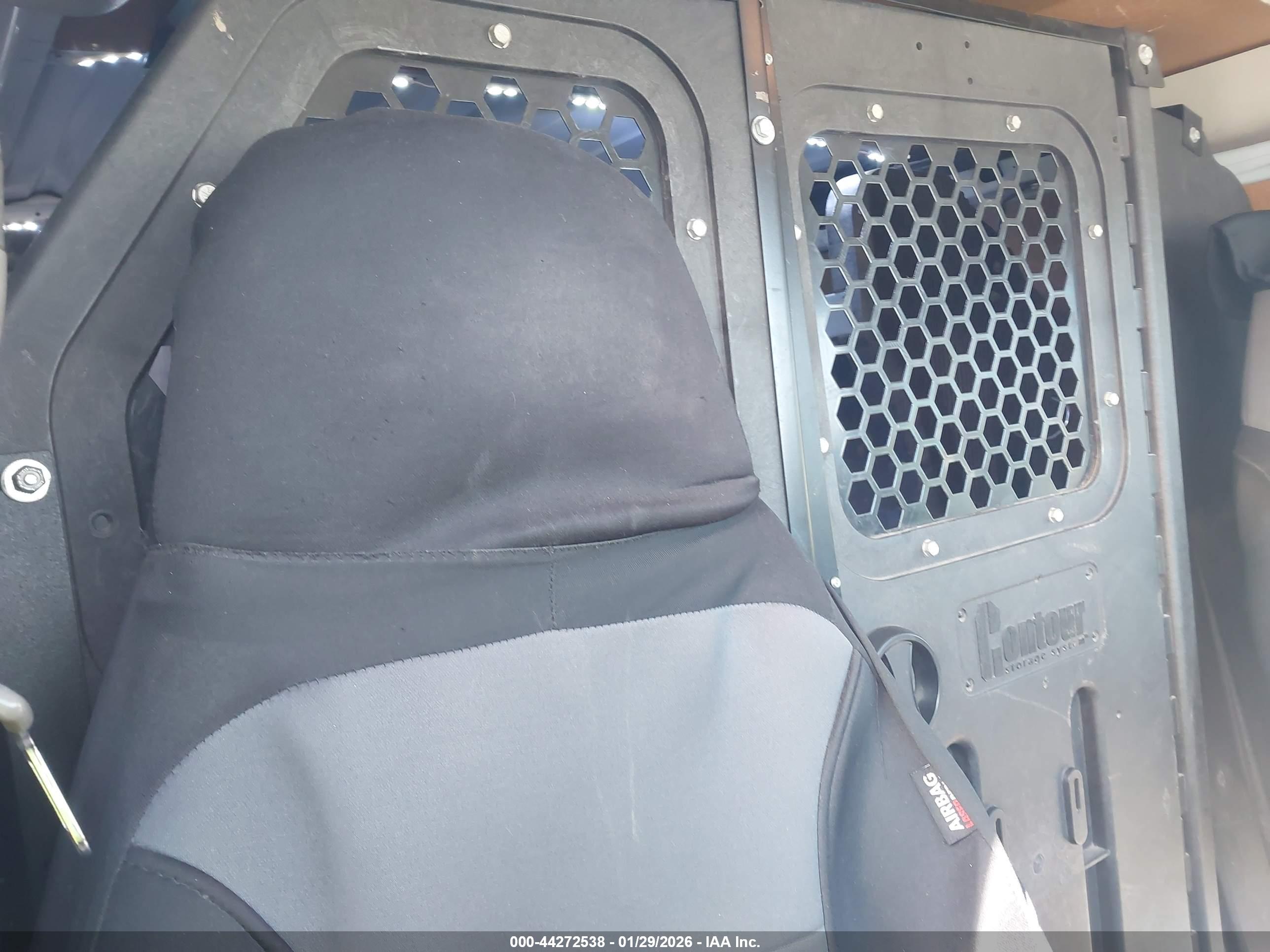 CHEVROLET EXPRESS image 8