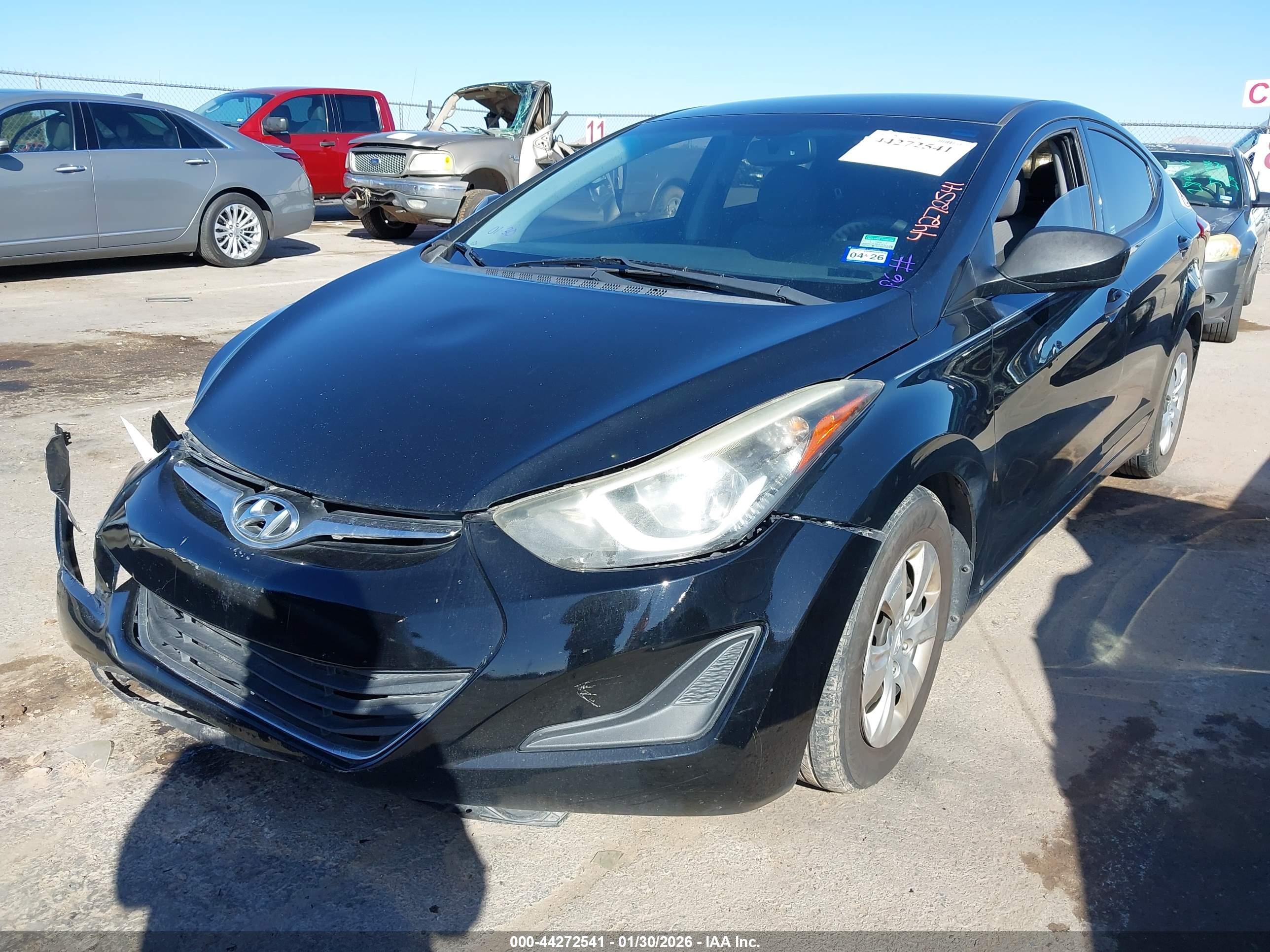 HYUNDAI ELANTRA image 2