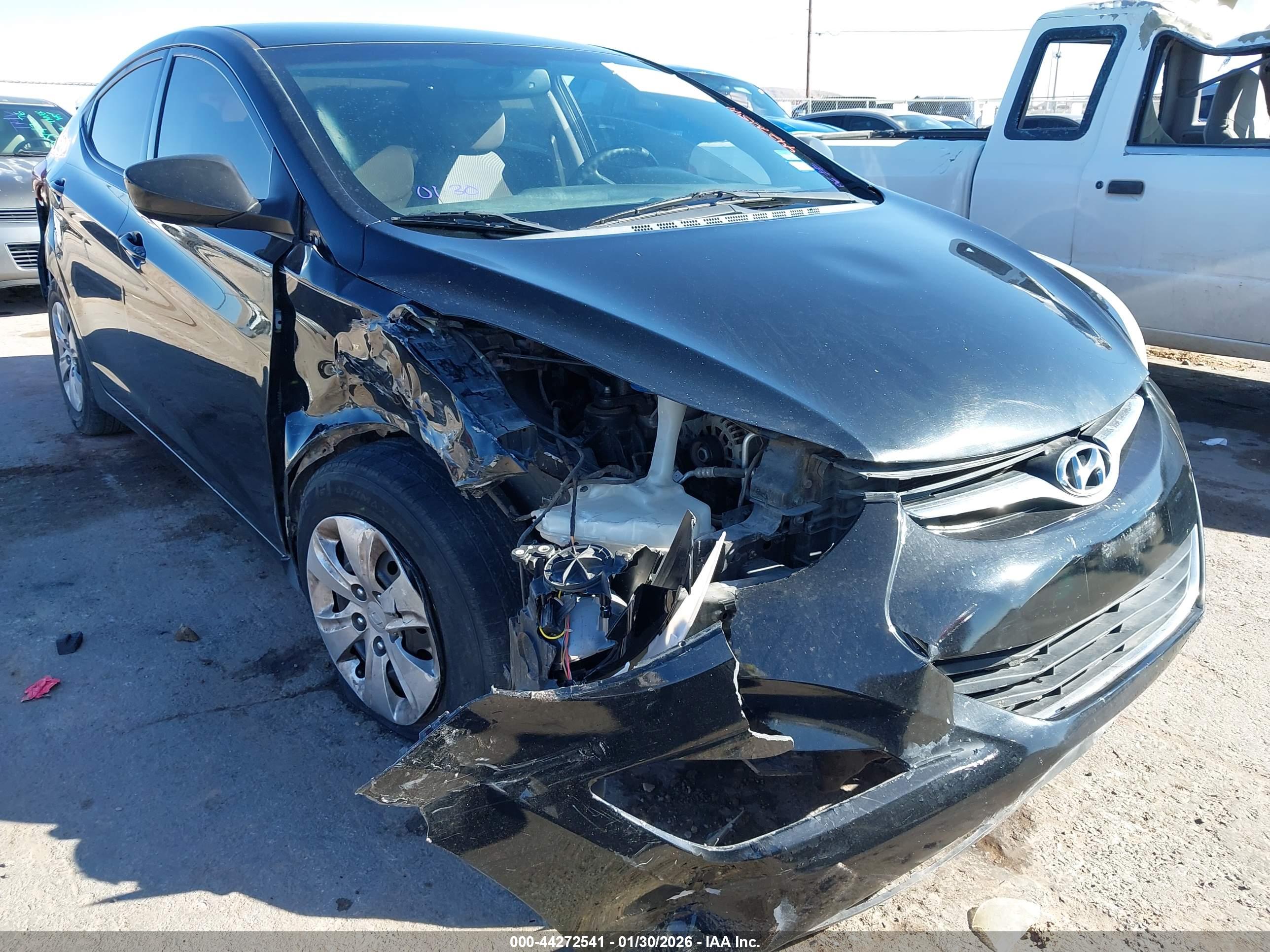 HYUNDAI ELANTRA image 6