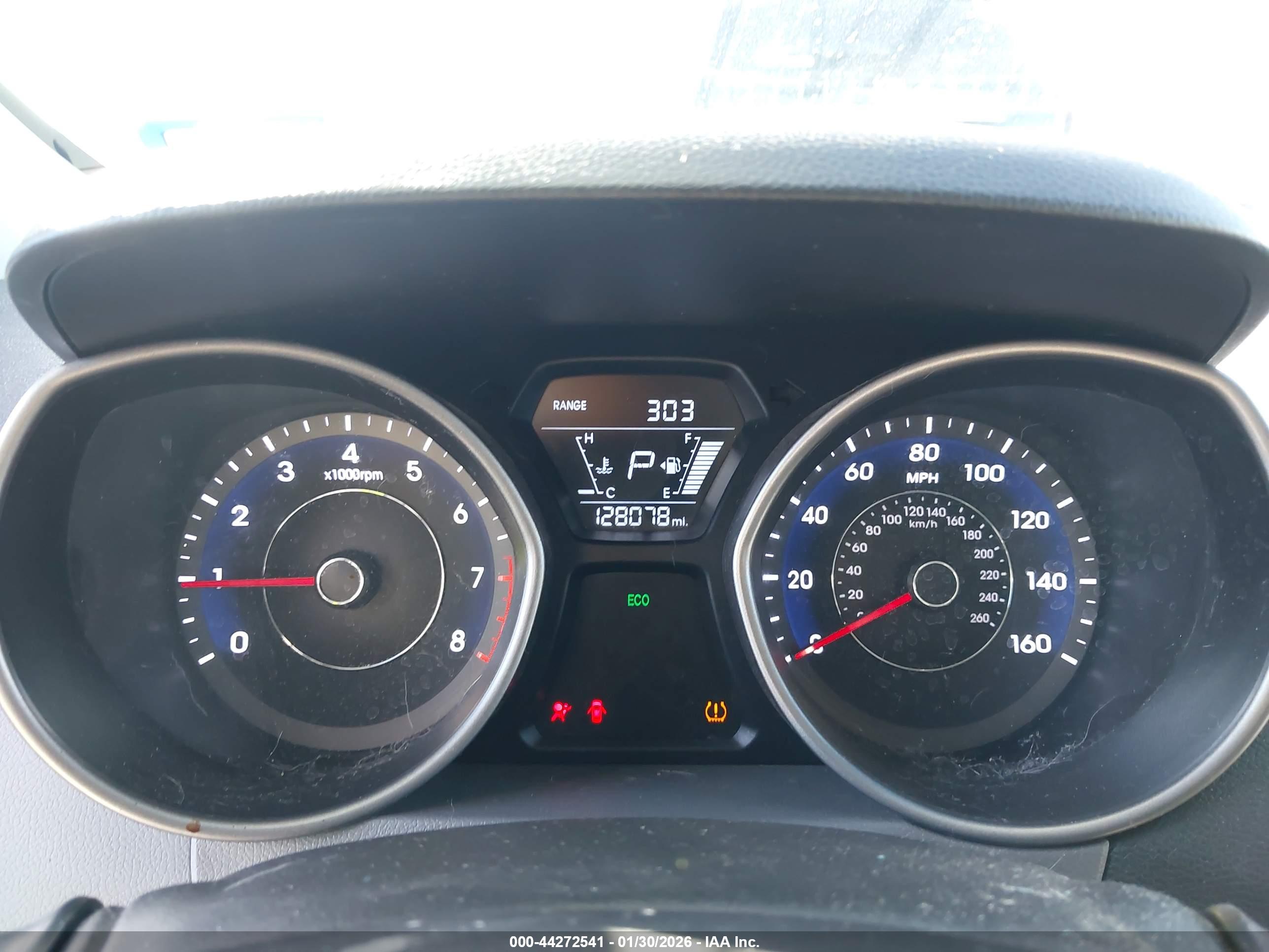 HYUNDAI ELANTRA image 7