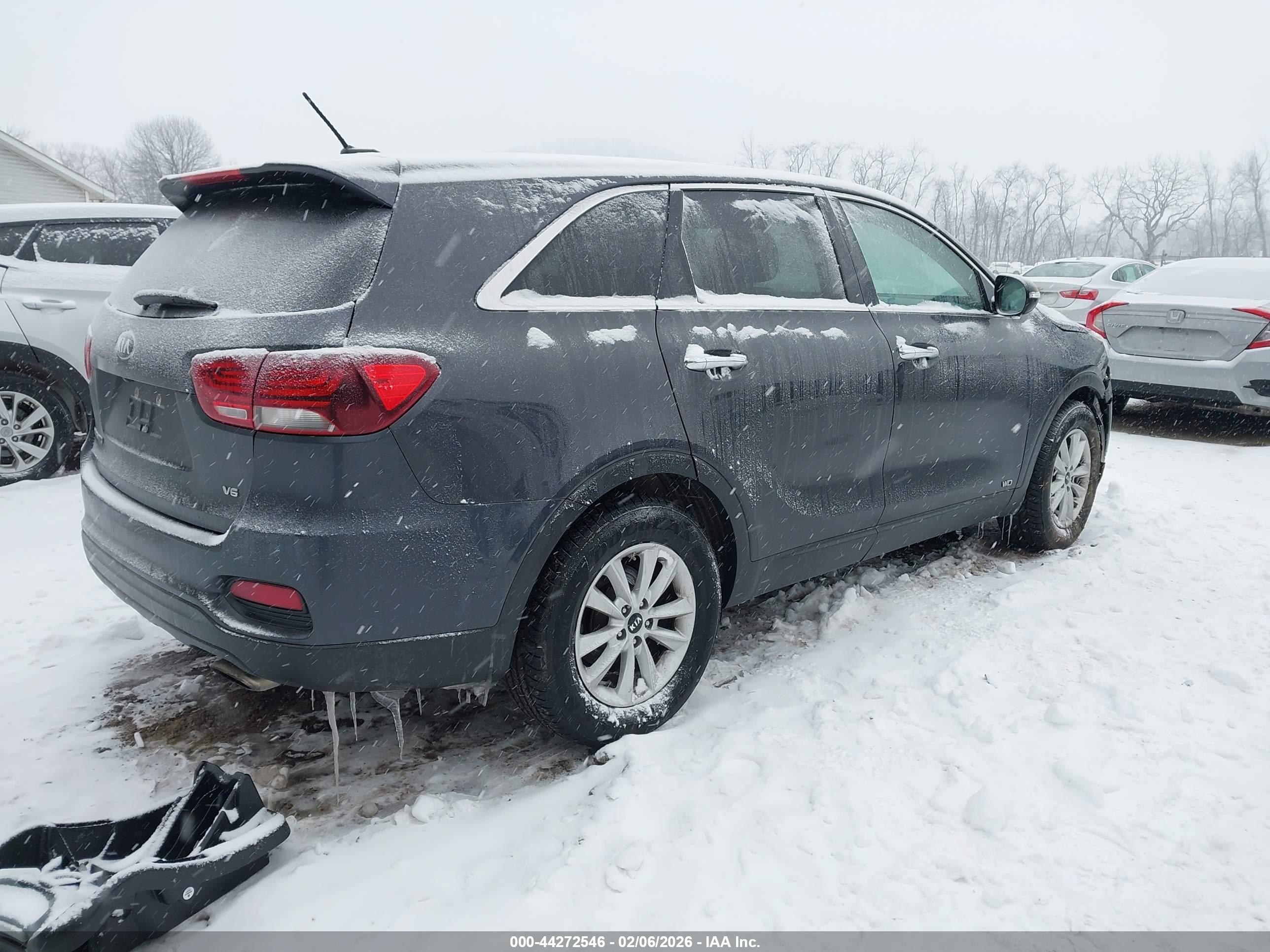 KIA SORENTO image 4