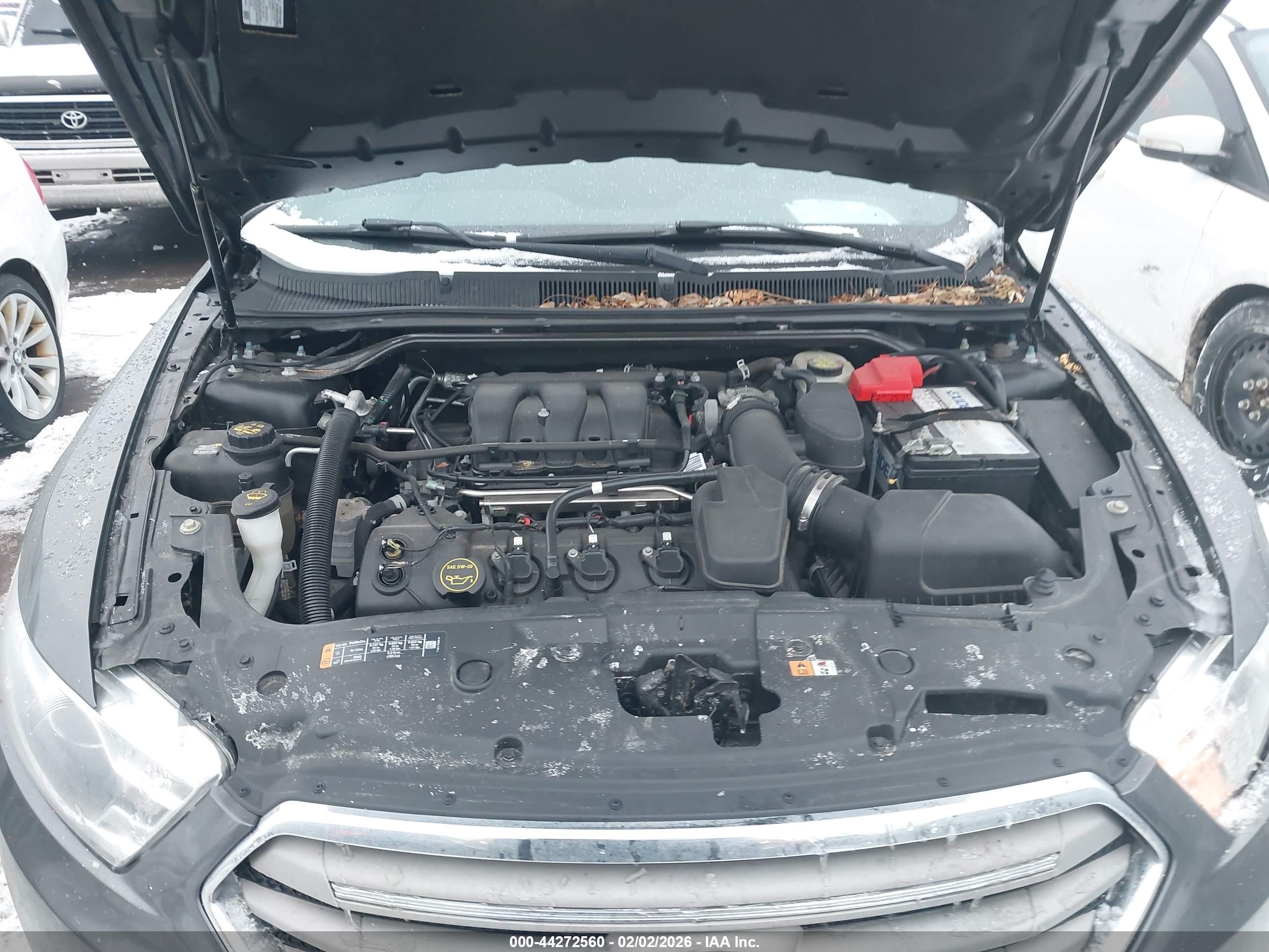 FORD TAURUS image 10