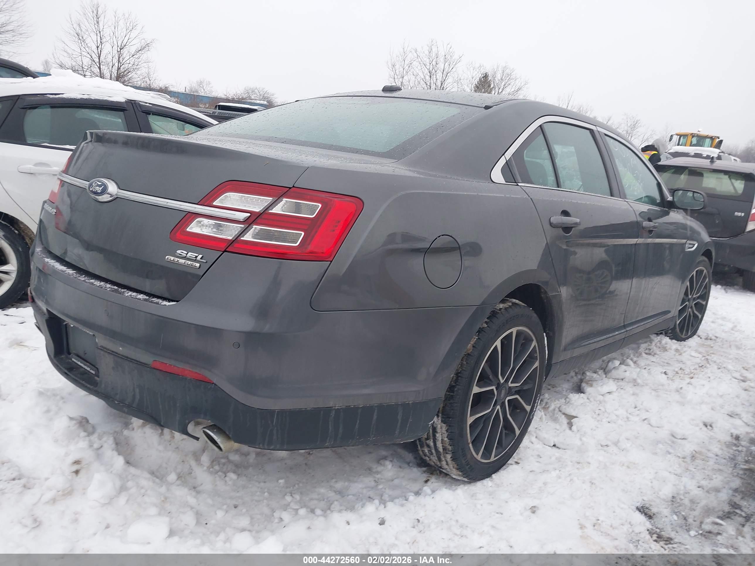 FORD TAURUS image 4