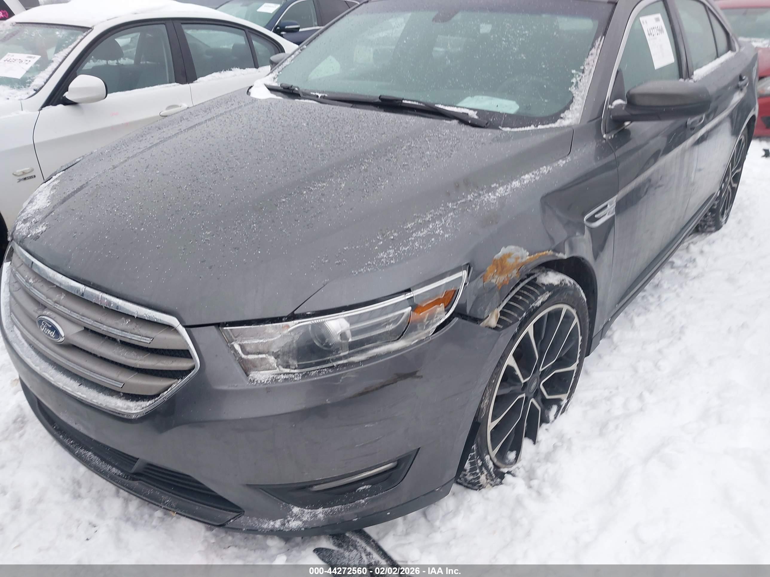 FORD TAURUS image 6
