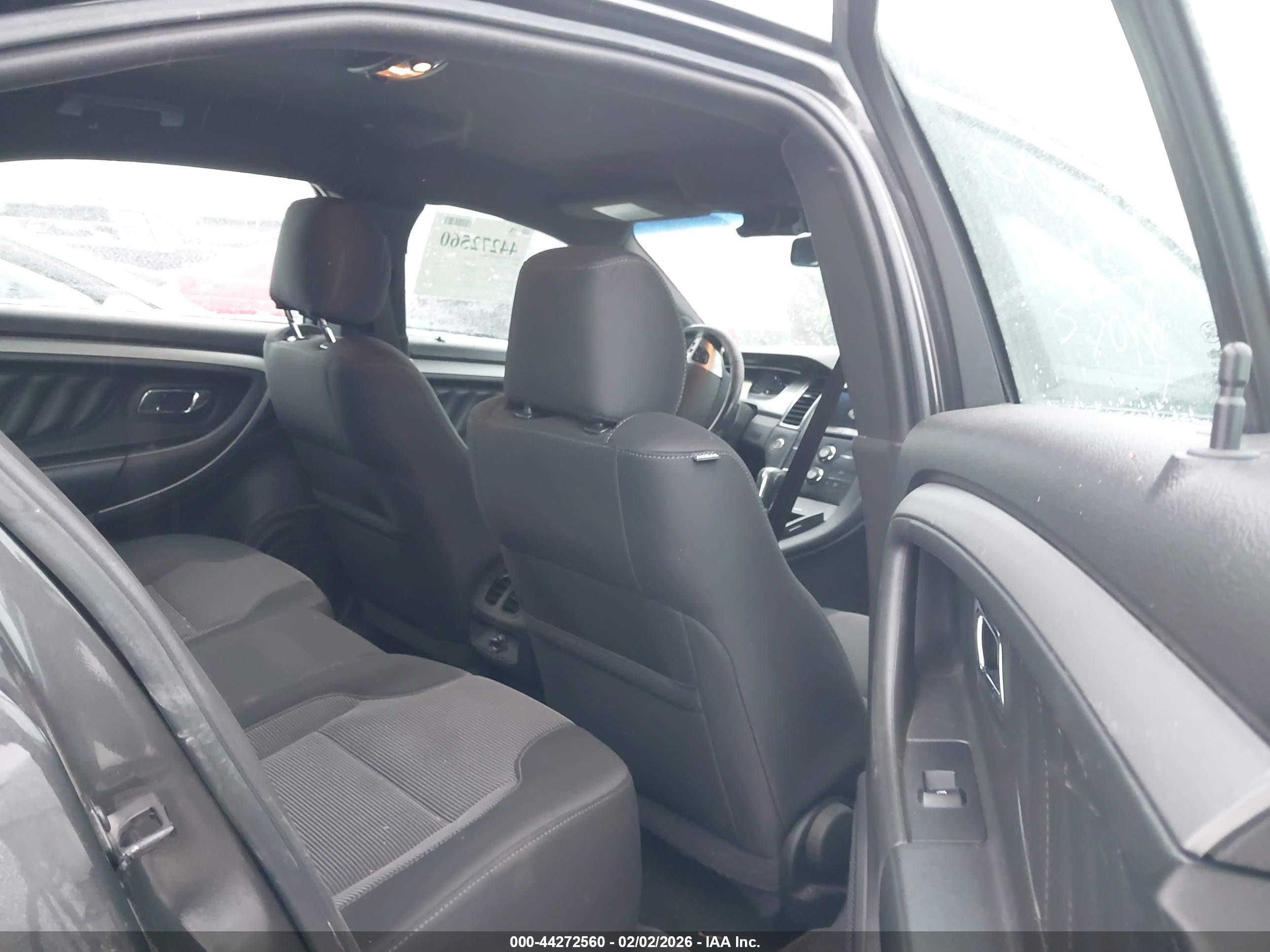 FORD TAURUS image 8