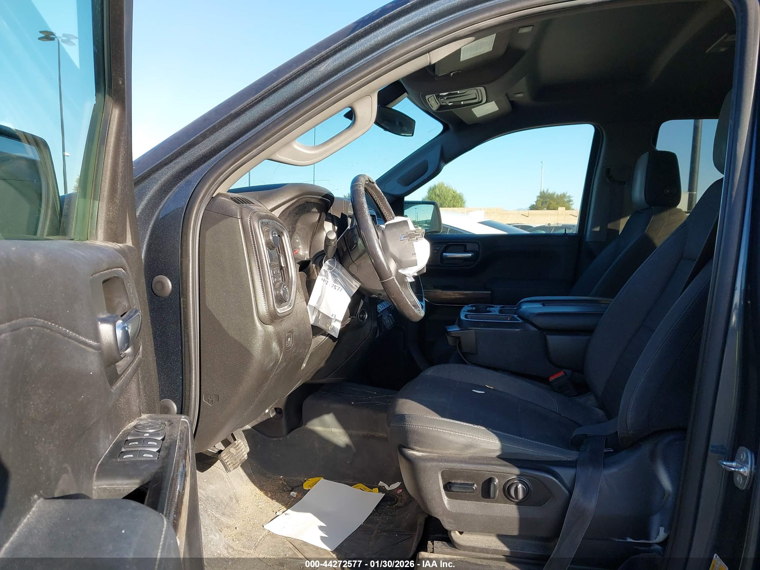 CHEVROLET SILVERADO image 5