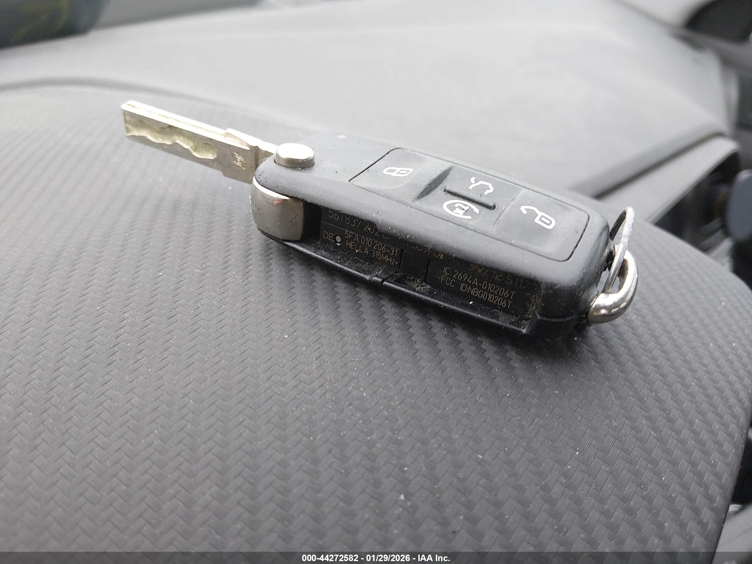 HYUNDAI ELANTRA image 11