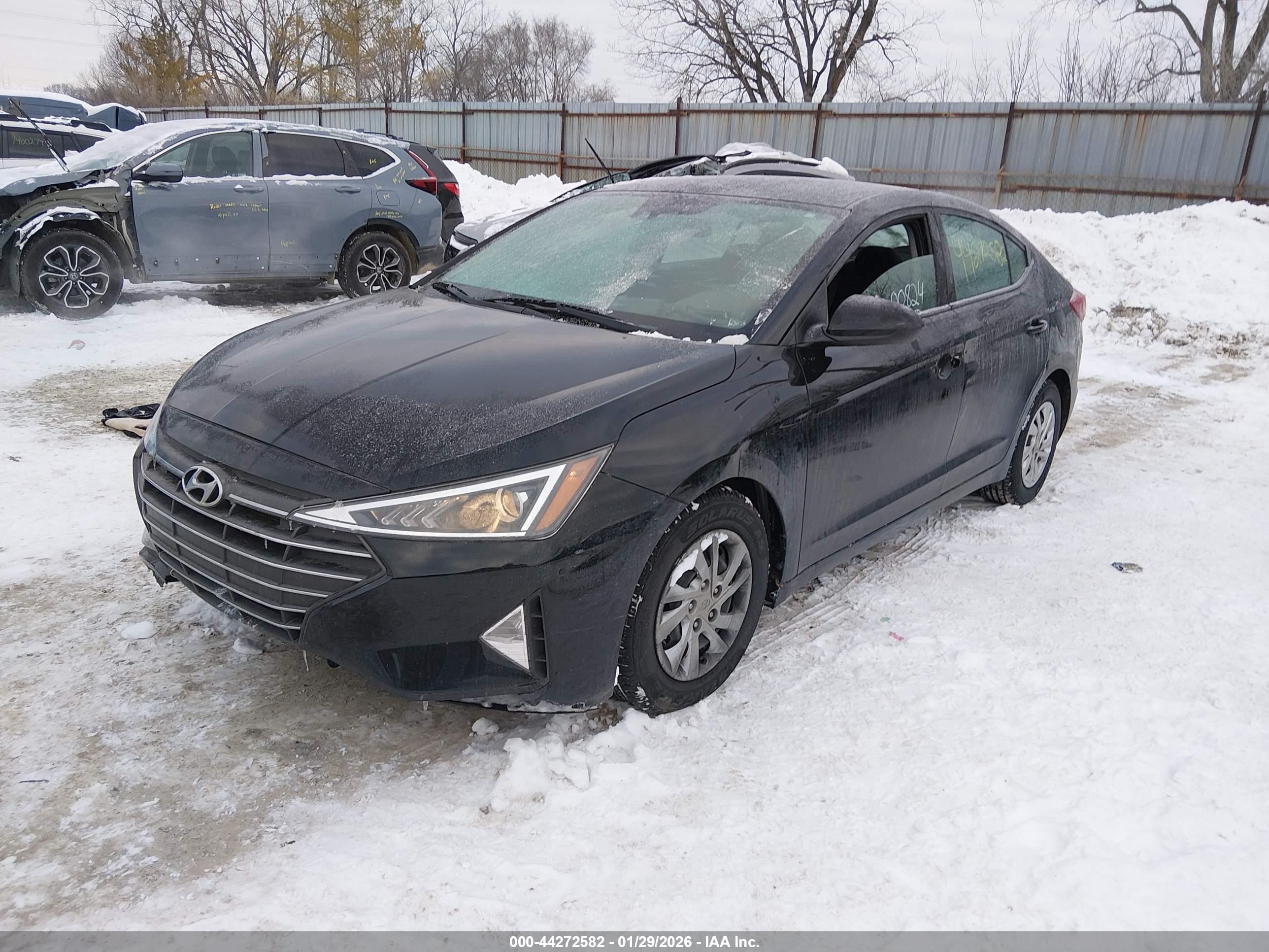 HYUNDAI ELANTRA image 2