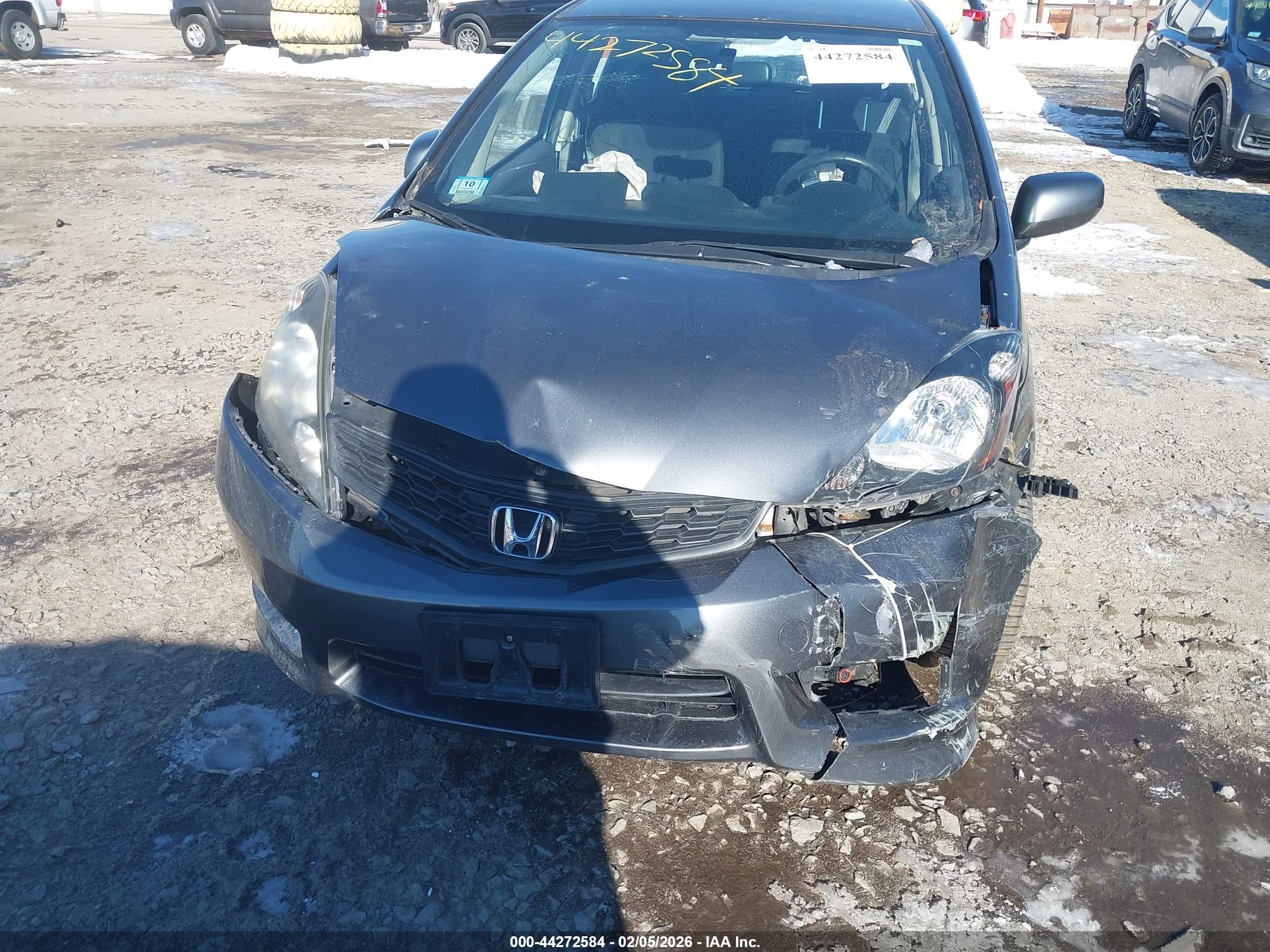 HONDA FIT image 6