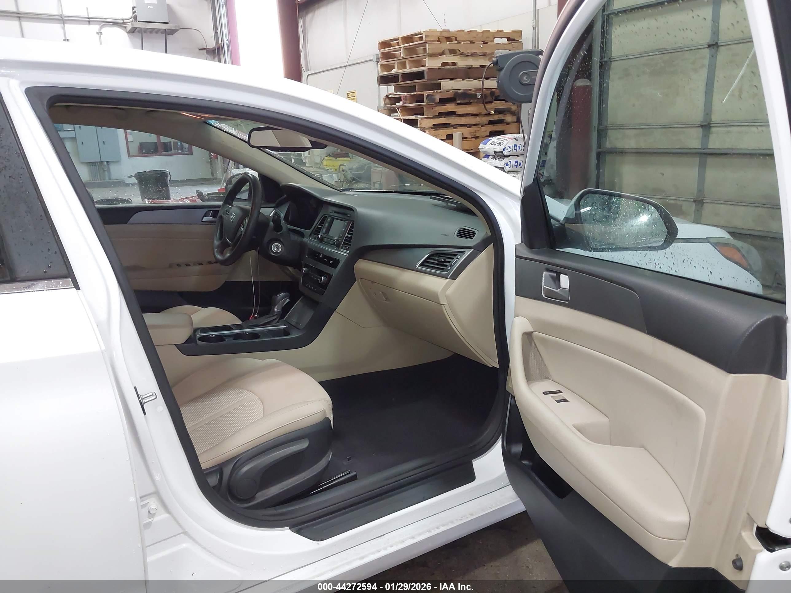 HYUNDAI SONATA image 5