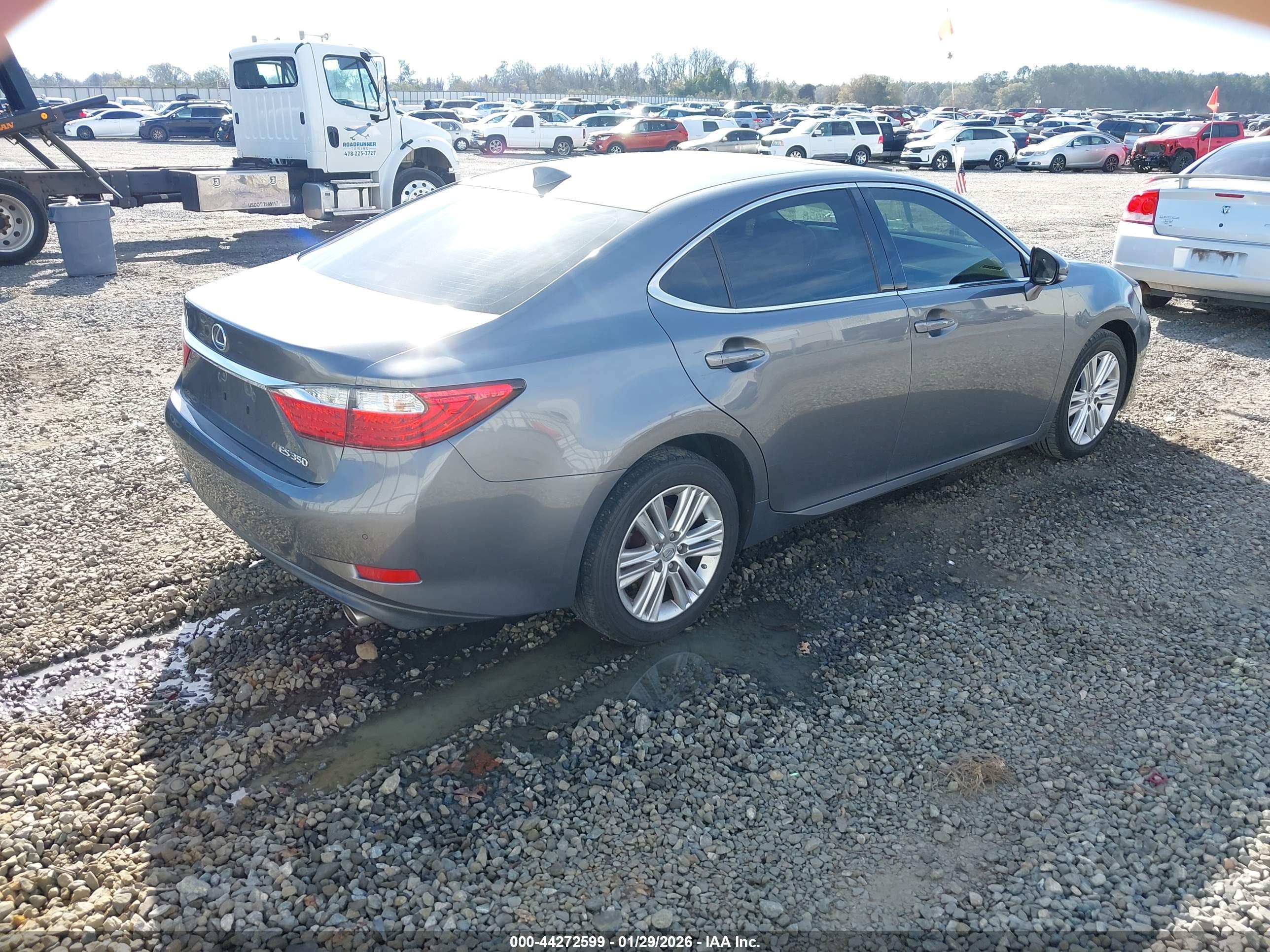 LEXUS ES image 4