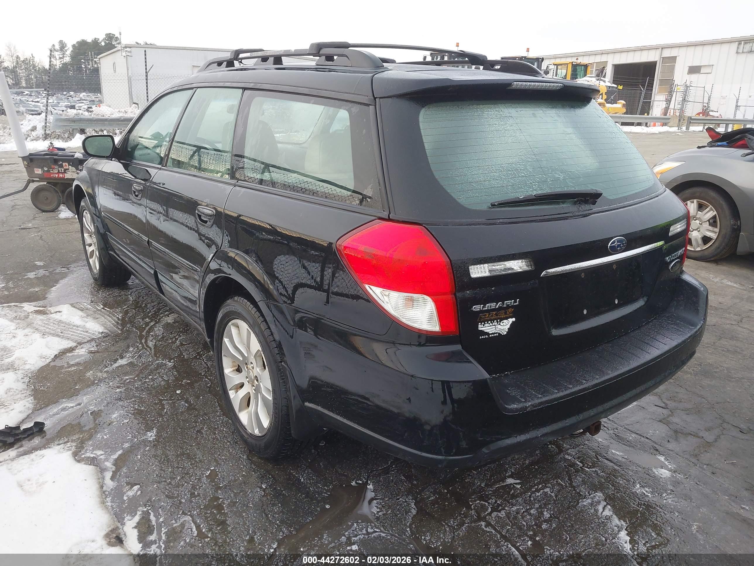 SUBARU OUTBACK image 3