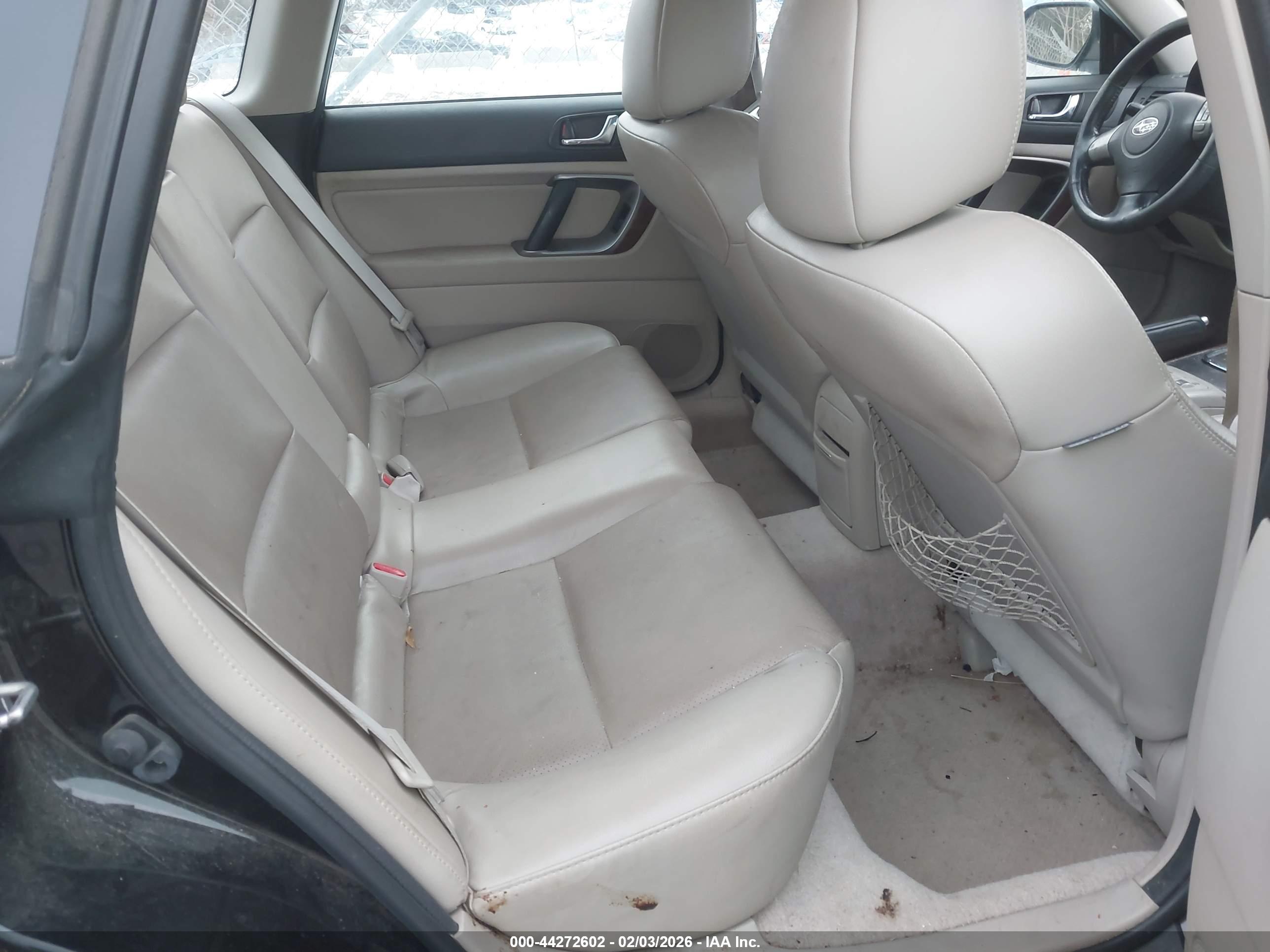 SUBARU OUTBACK image 8