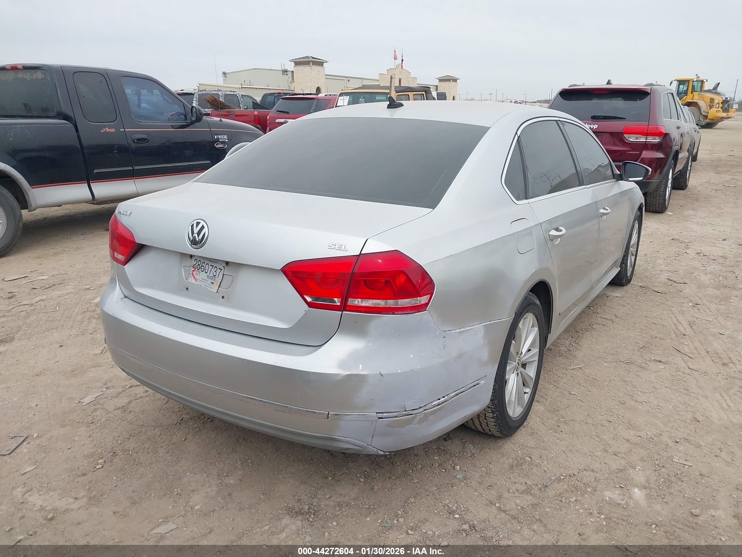 VOLKSWAGEN PASSAT image 6