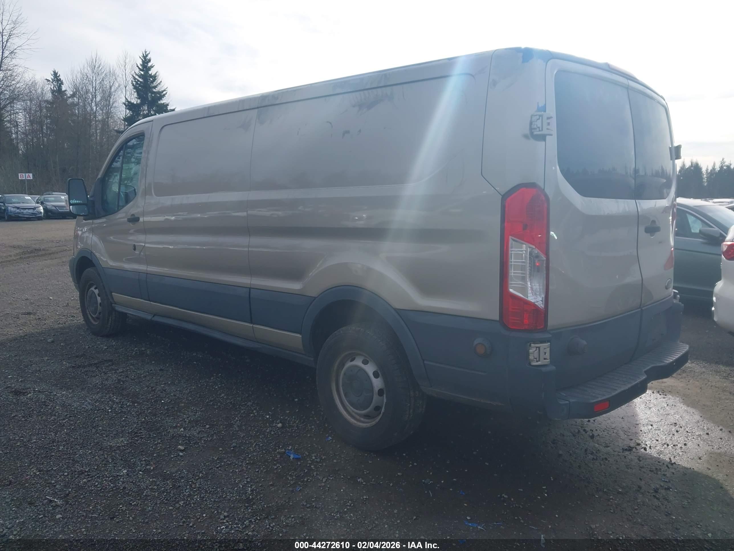 FORD TRANSIT-250 image 3