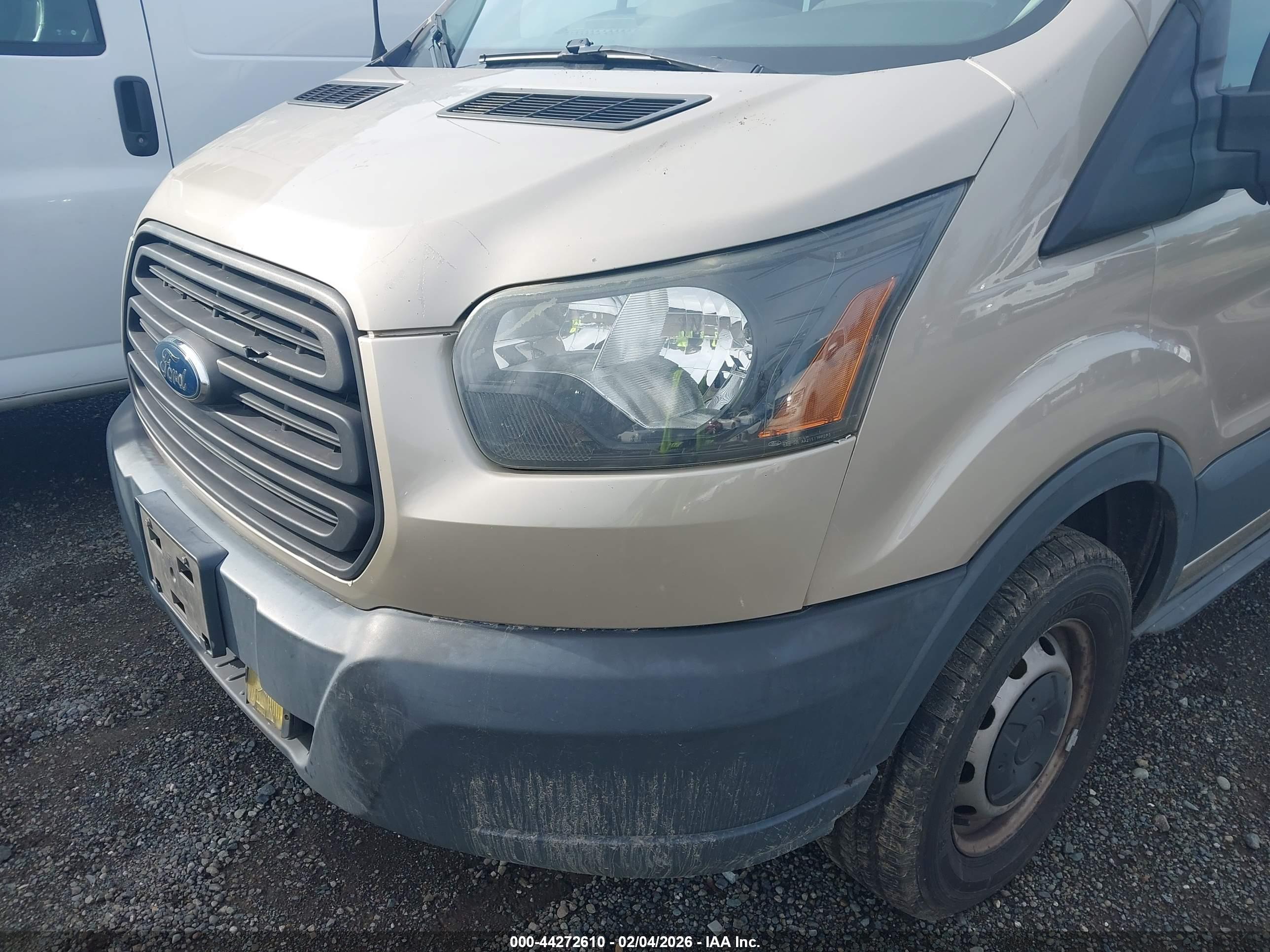FORD TRANSIT-250 image 6