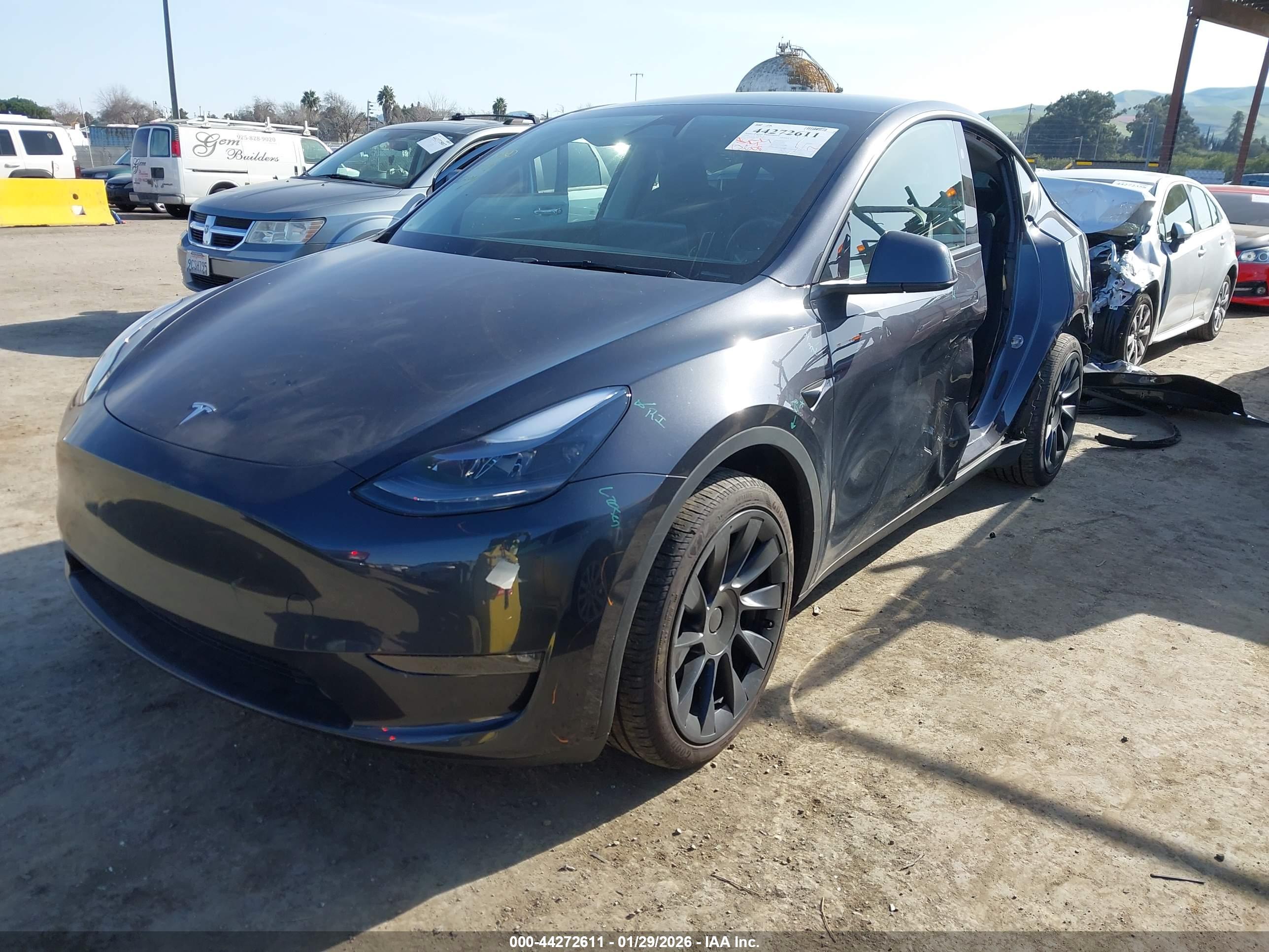 TESLA MODEL image 2