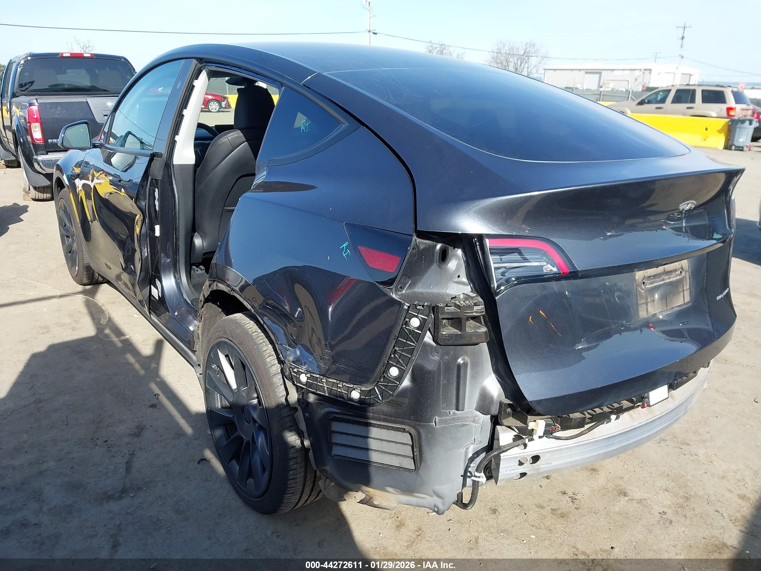 TESLA MODEL image 3