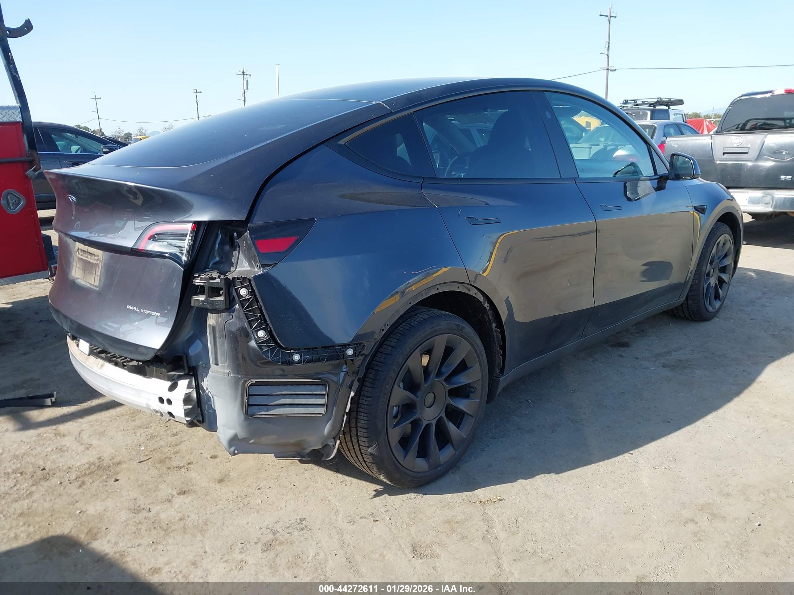 TESLA MODEL image 4