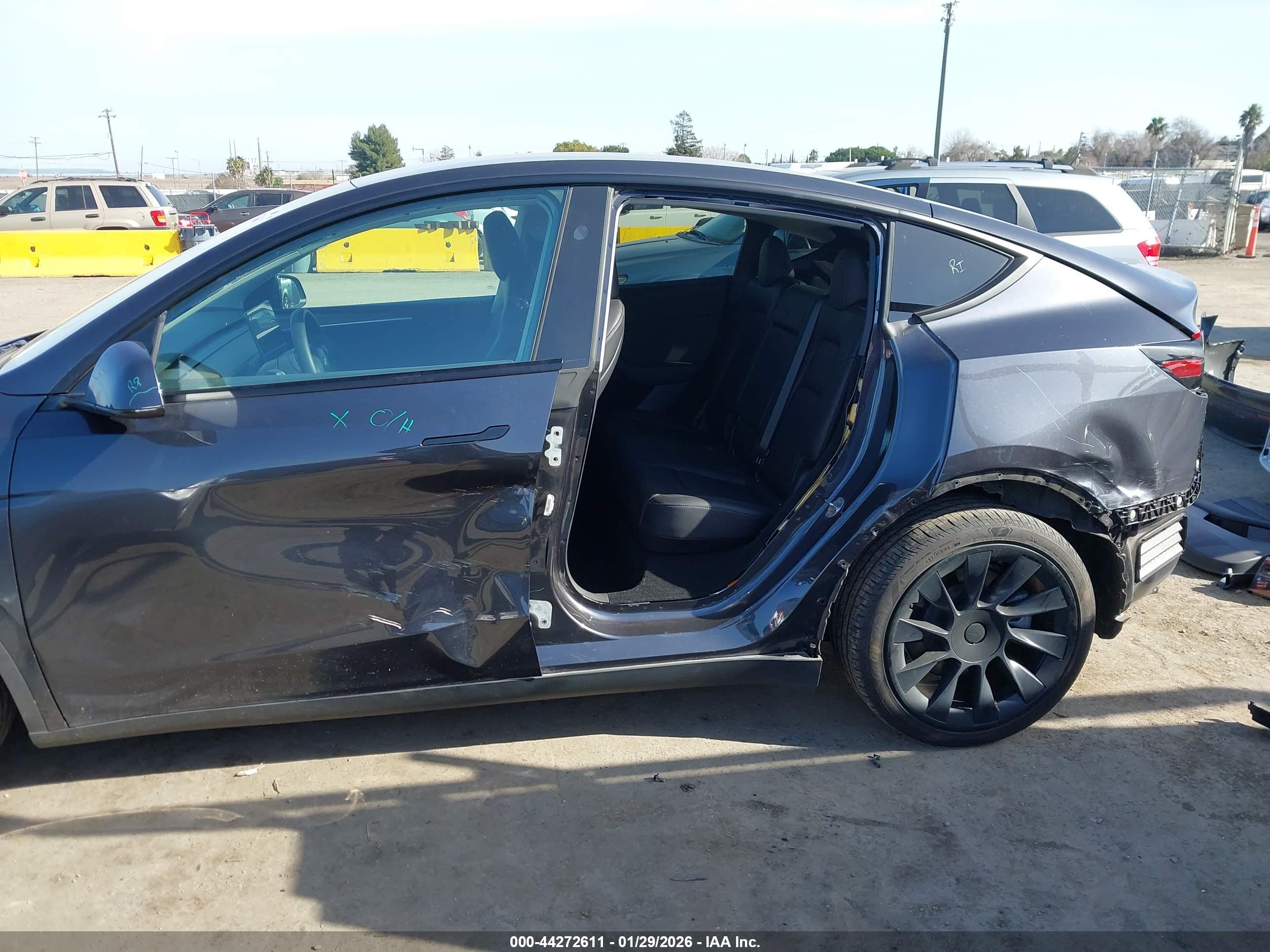 TESLA MODEL image 6