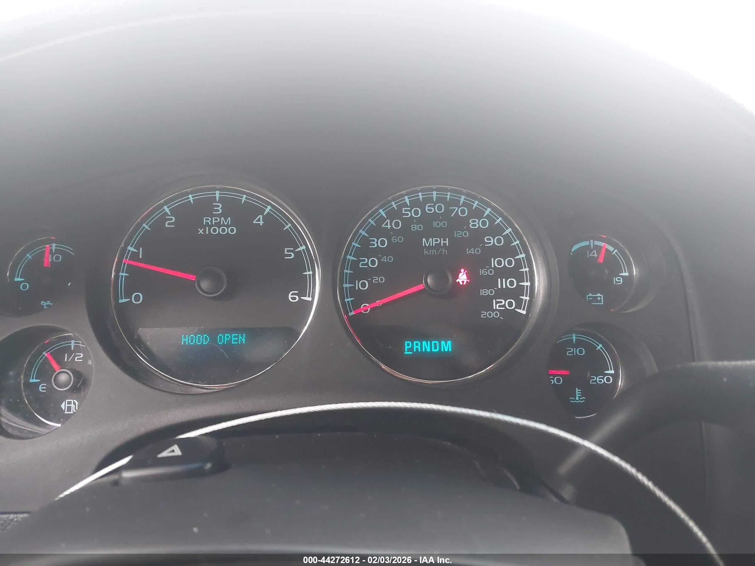 CHEVROLET SUBURBAN image 7