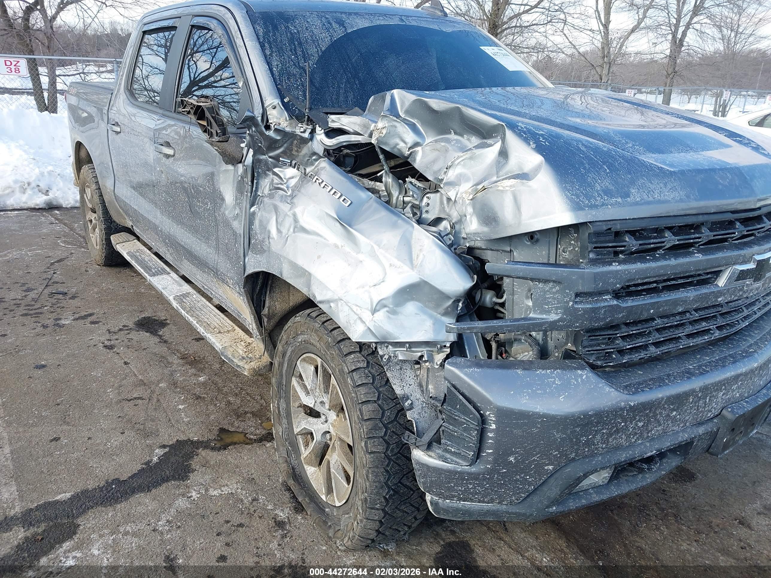 CHEVROLET SILVERADO image 6