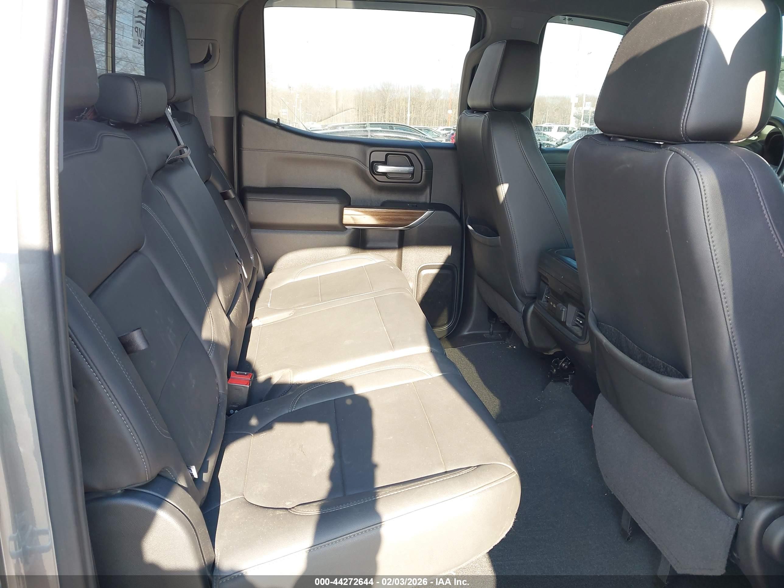CHEVROLET SILVERADO image 8