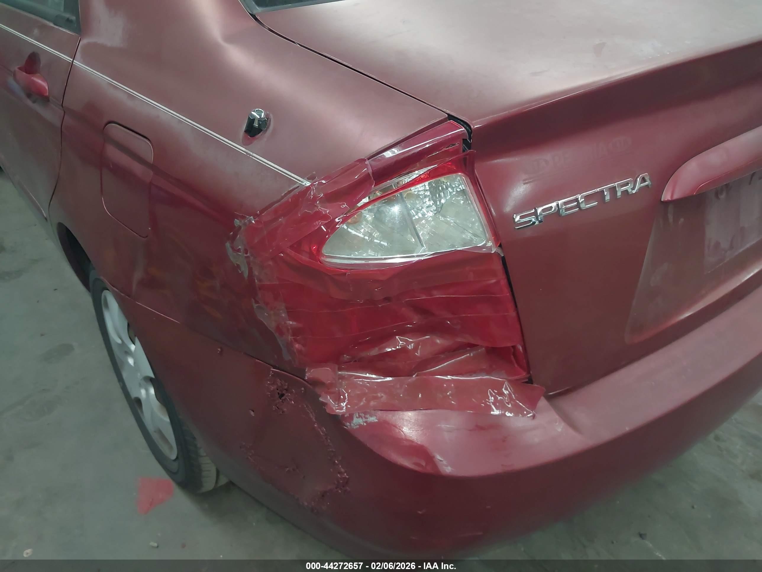 KIA SPECTRA image 6