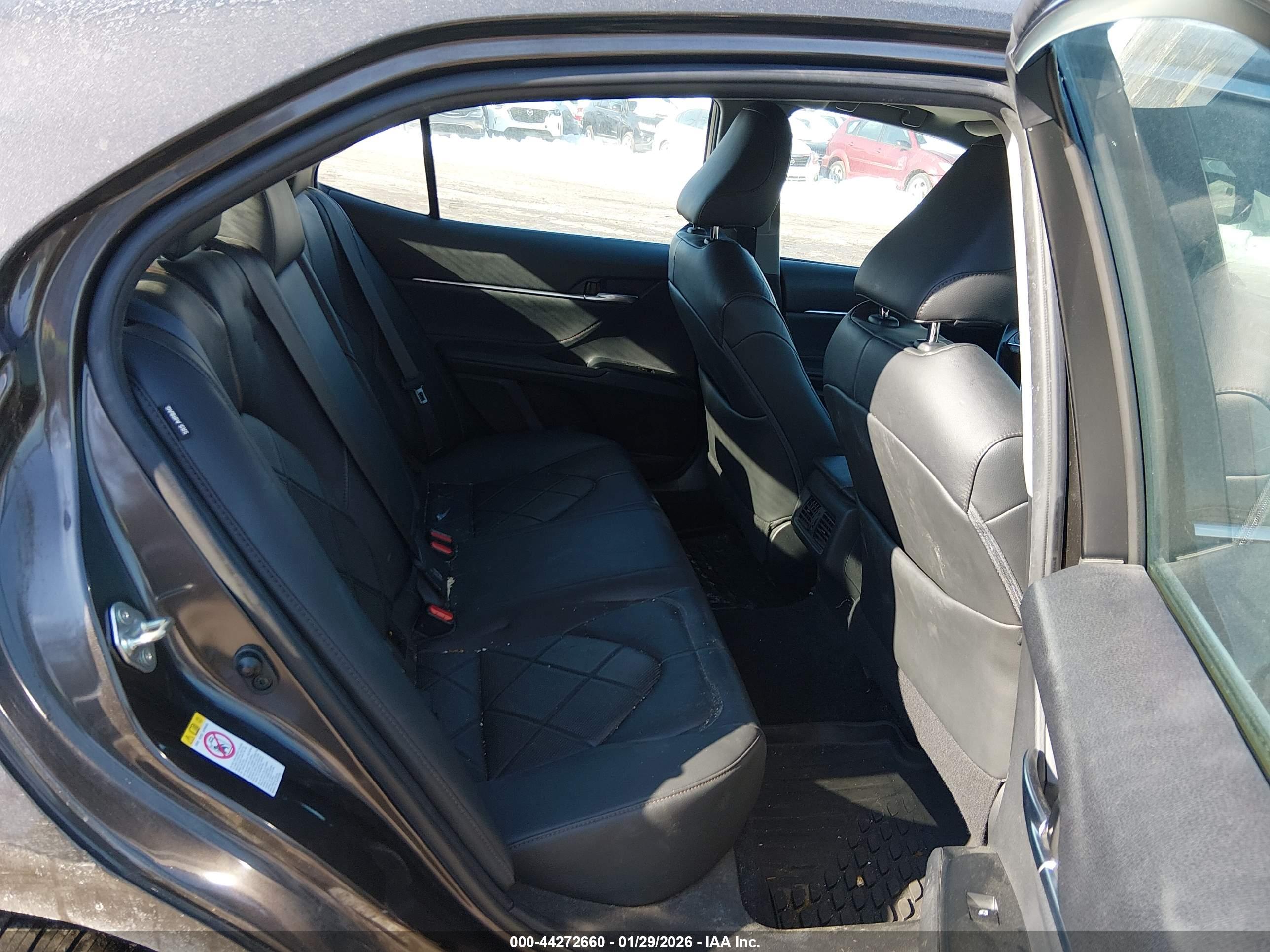 TOYOTA CAMRY image 8