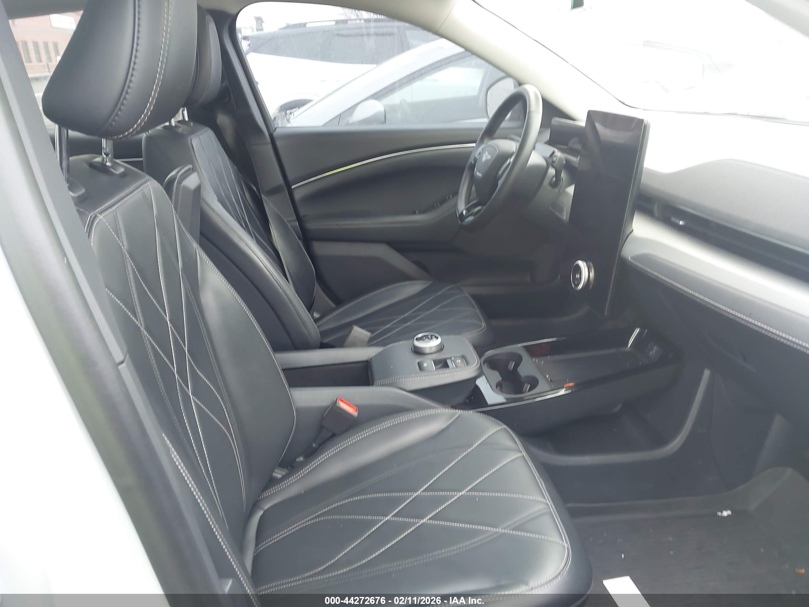 FORD MUSTANG image 5