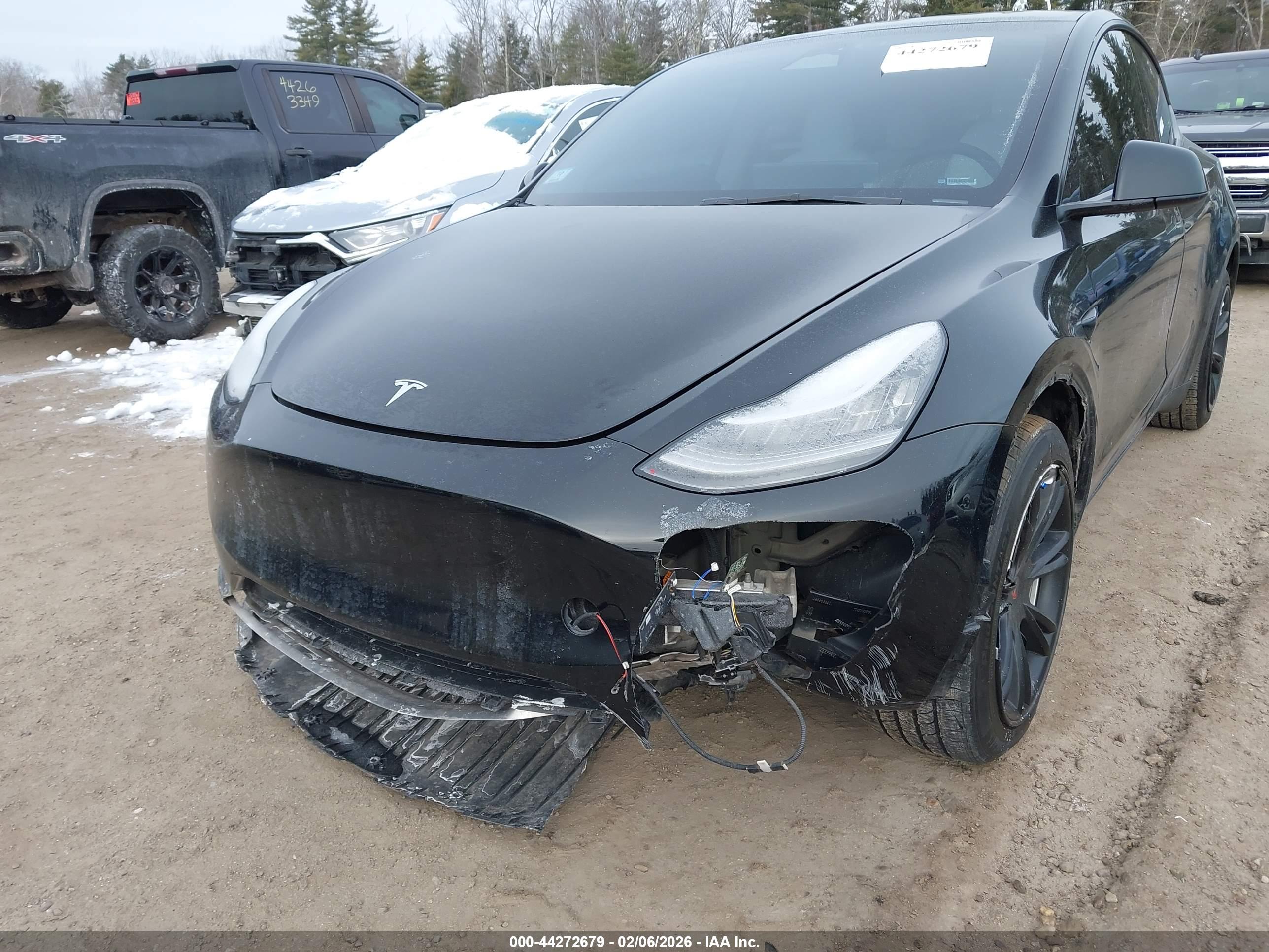 TESLA MODEL image 6