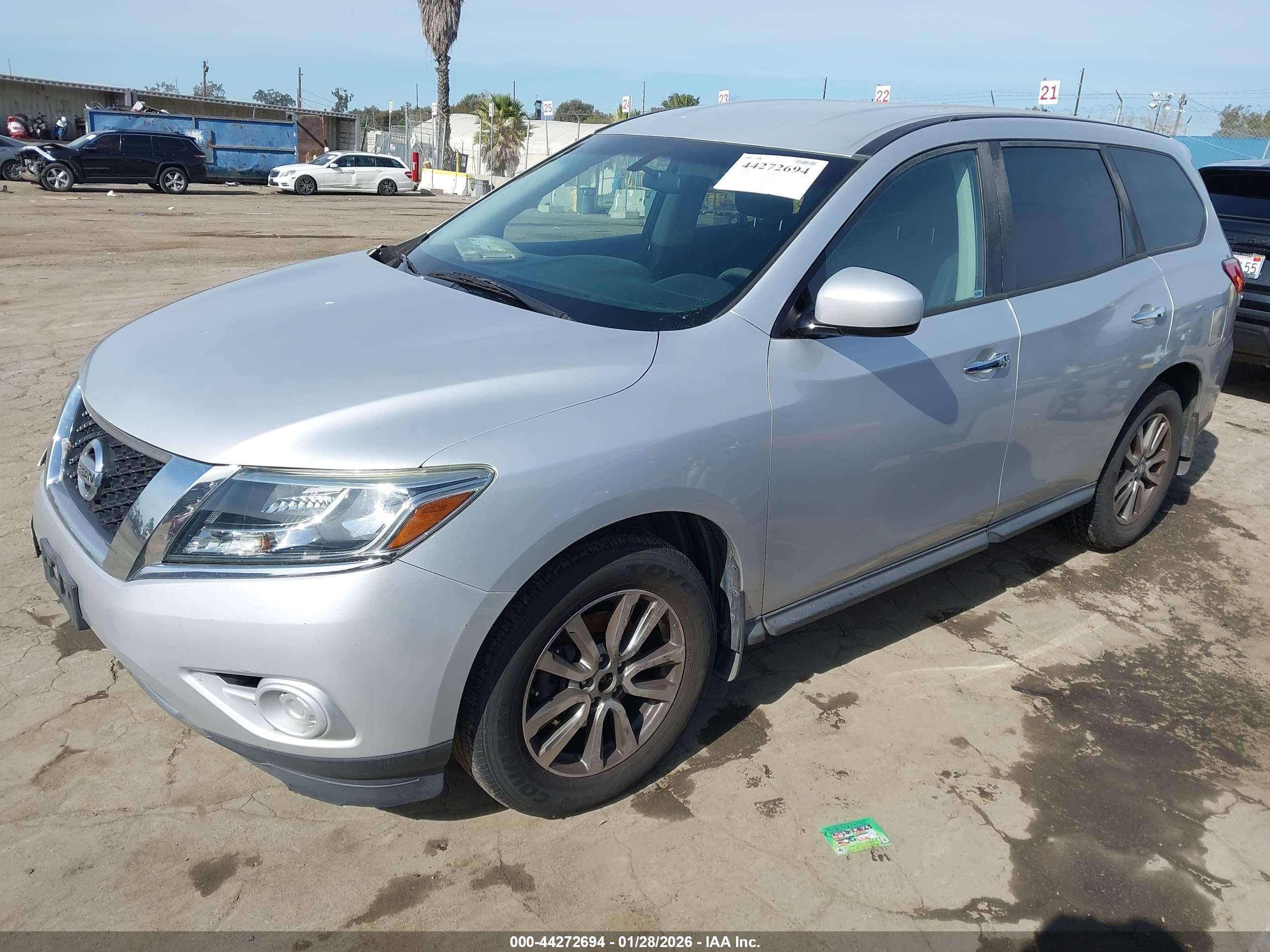 NISSAN PATHFINDER image 2