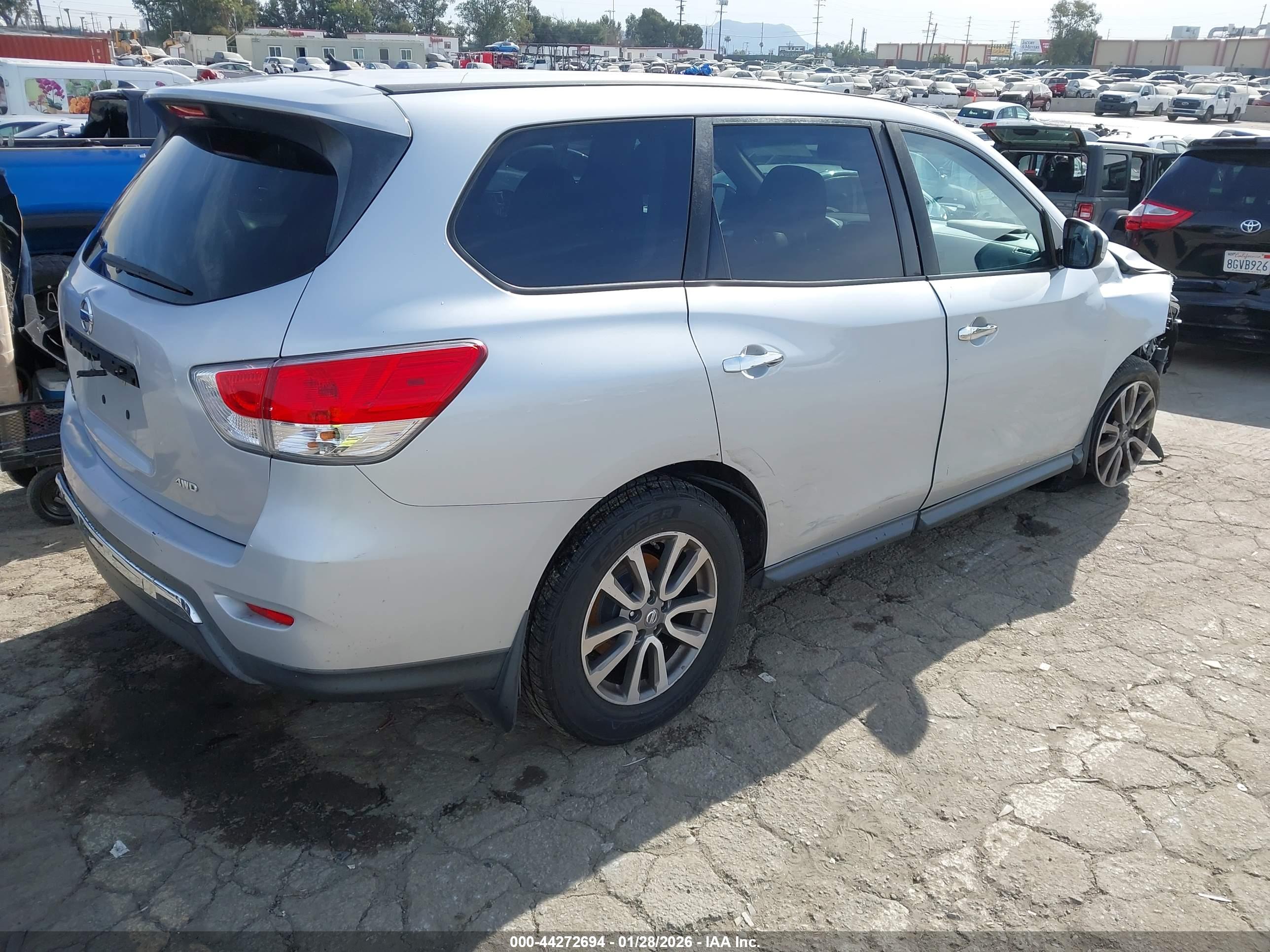 NISSAN PATHFINDER image 4