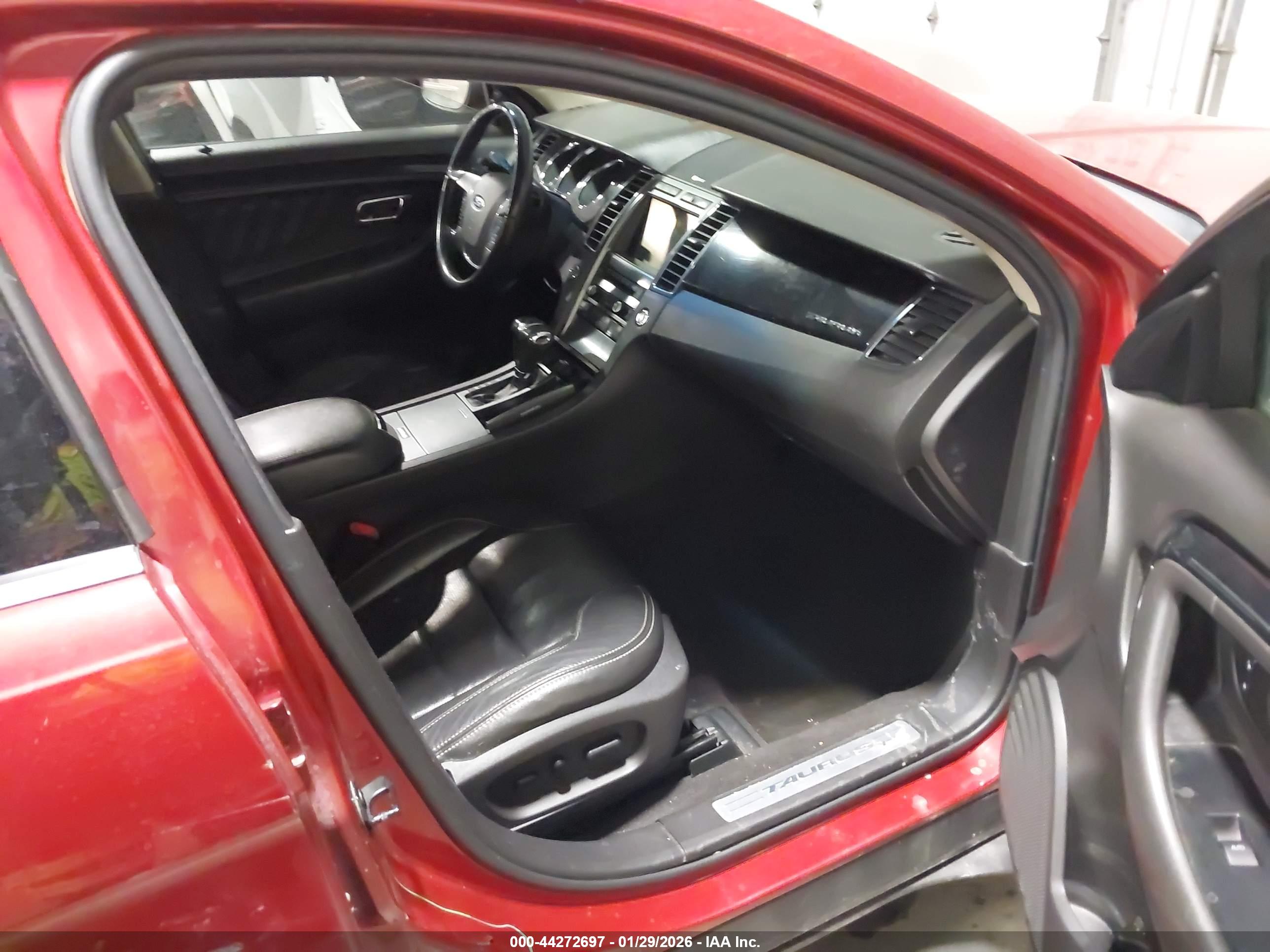 FORD TAURUS image 5