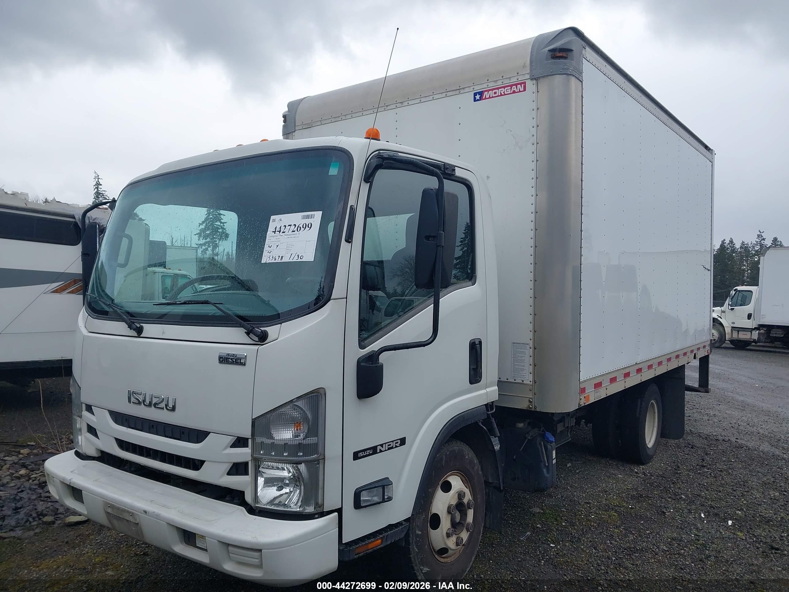 ISUZU NPR image 2