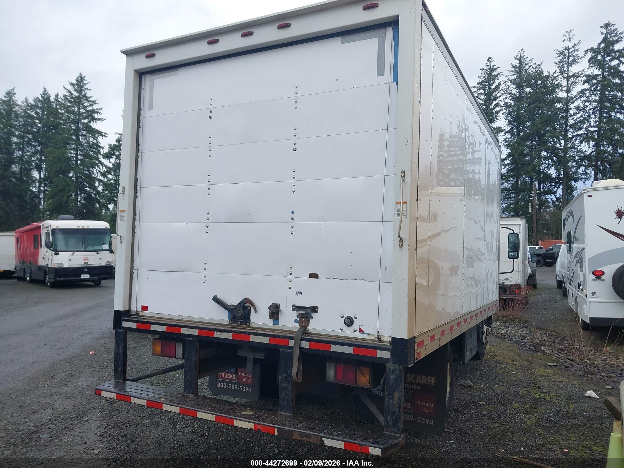 ISUZU NPR image 4
