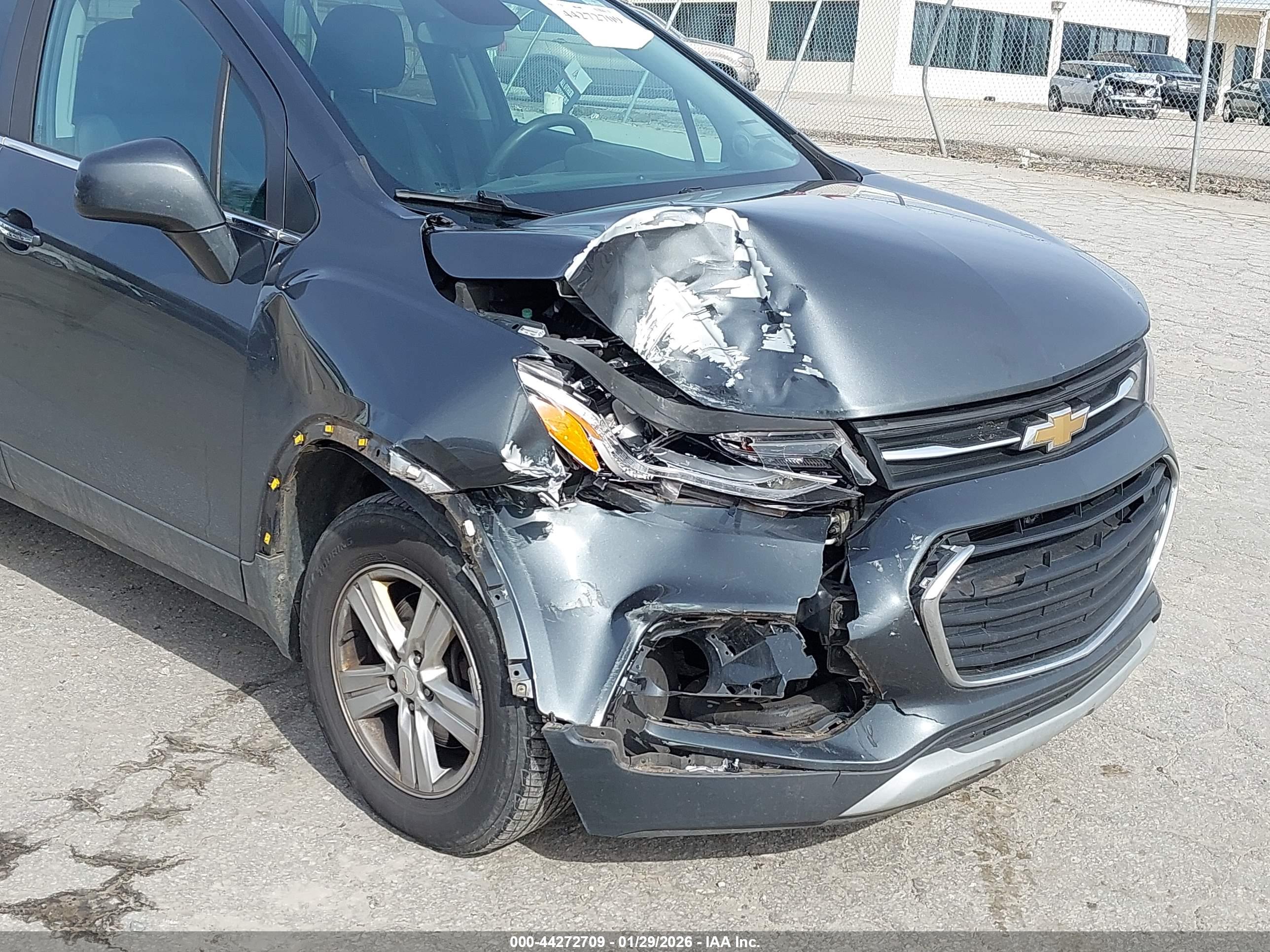 CHEVROLET TRAX image 6