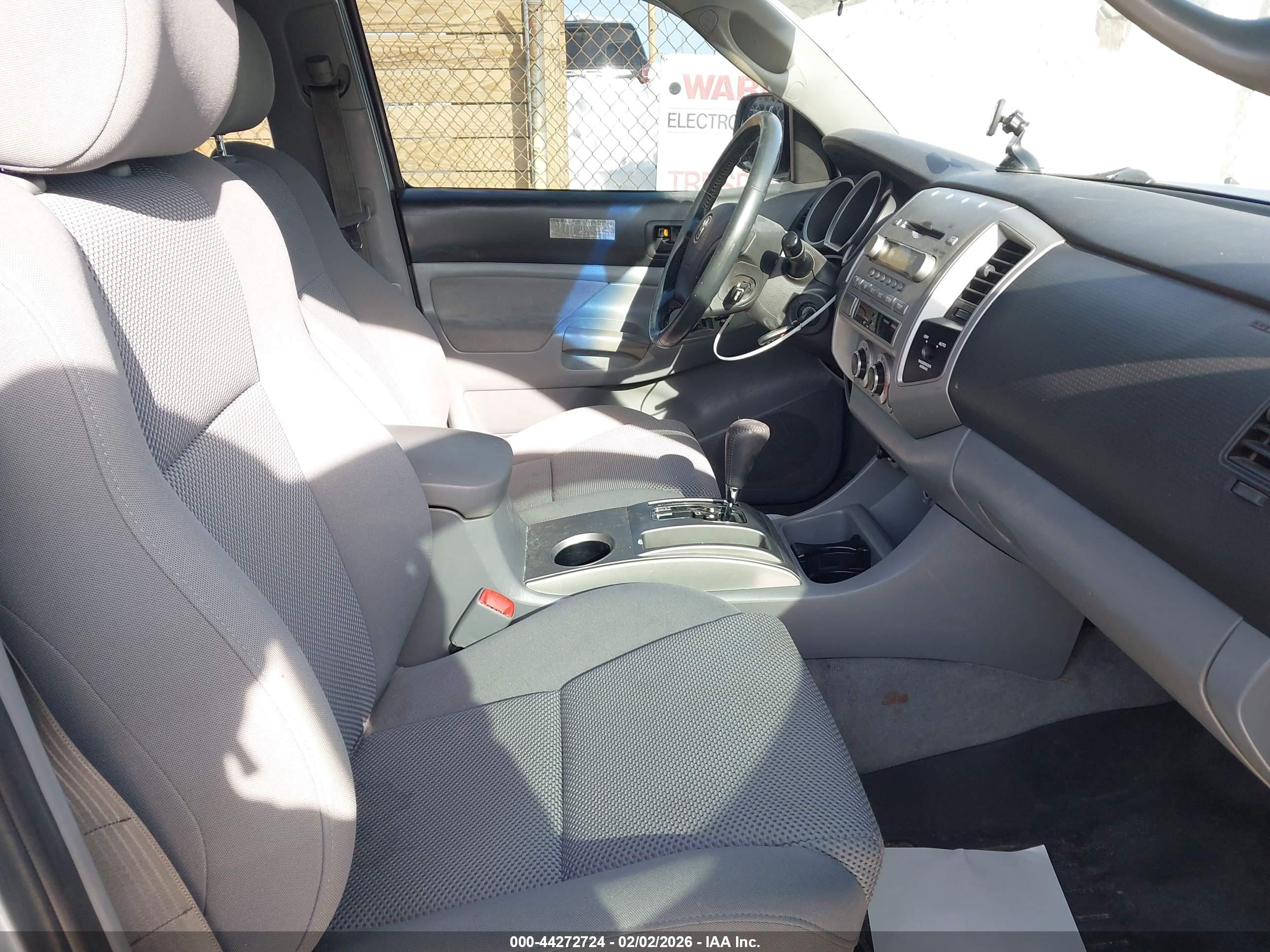 TOYOTA TACOMA image 5