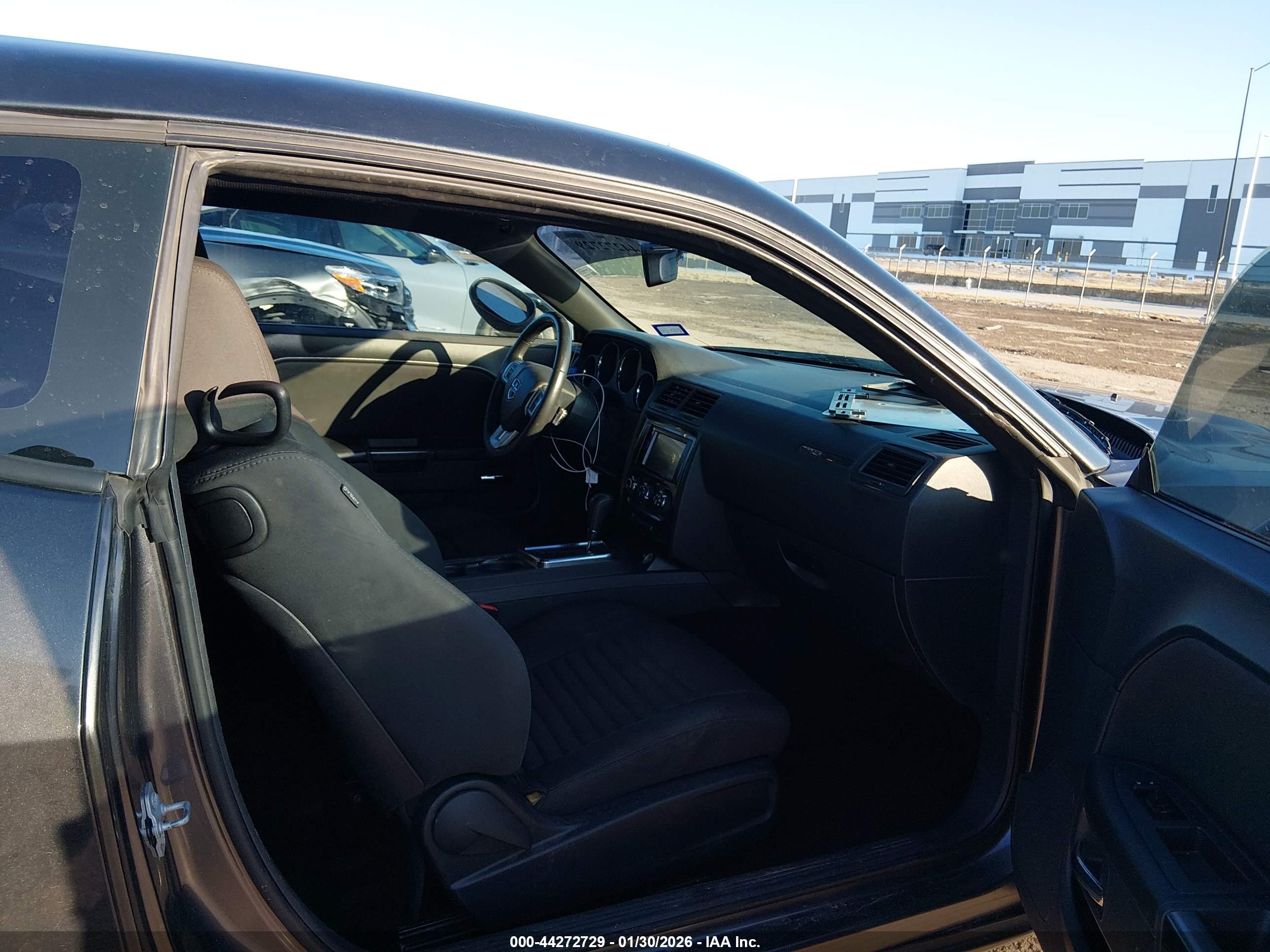 DODGE CHALLENGER image 5
