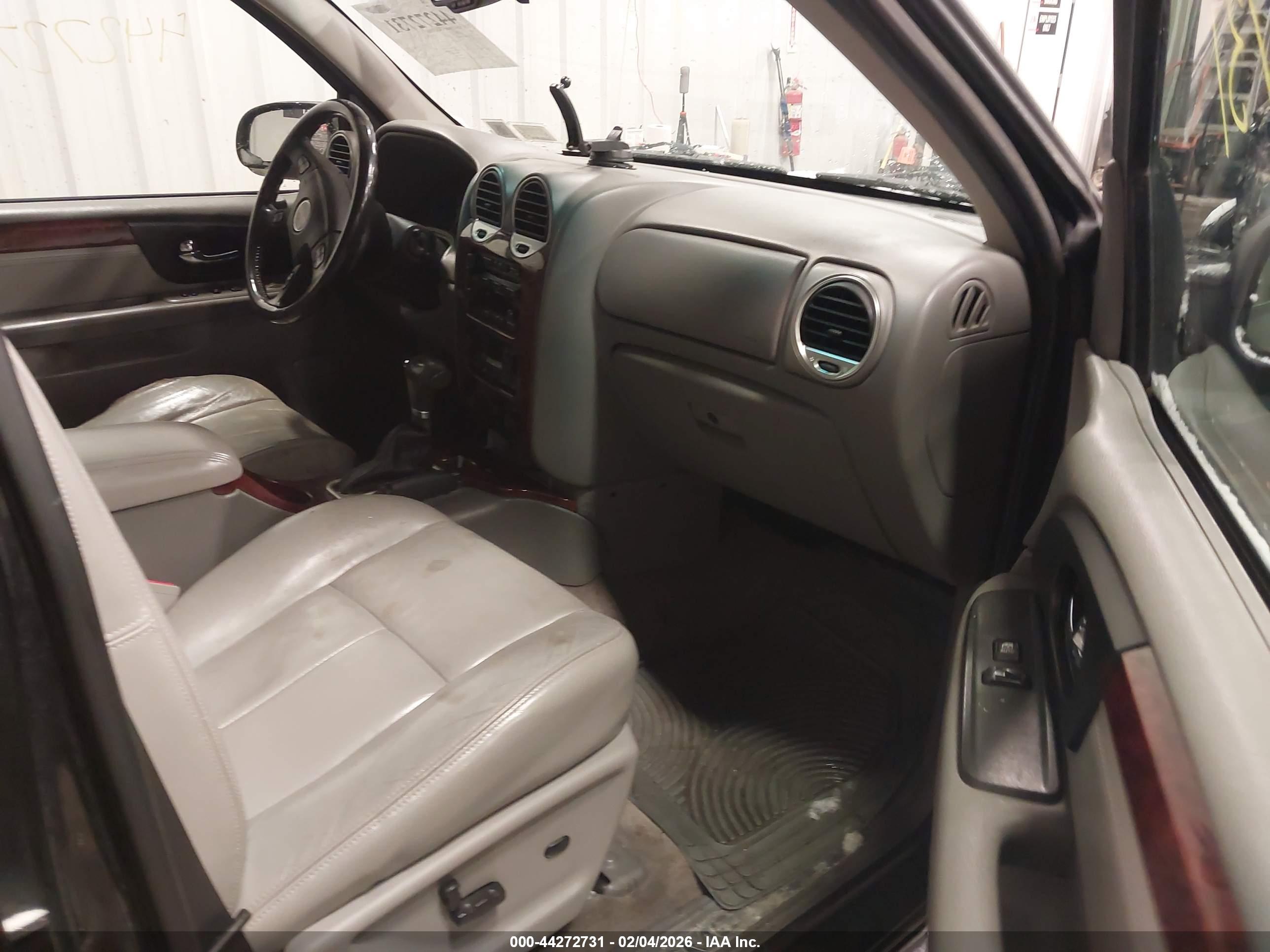 GMC ENVOY image 5