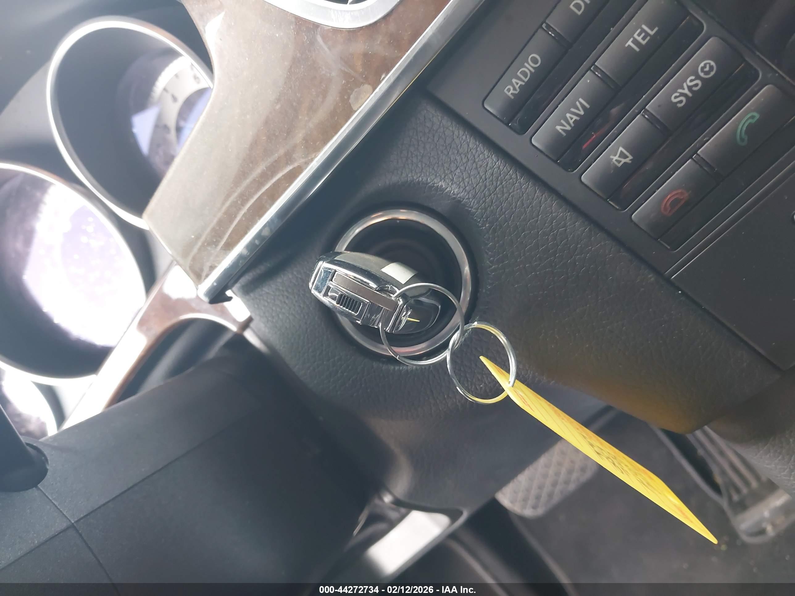 MERCEDES-BENZ E image 11