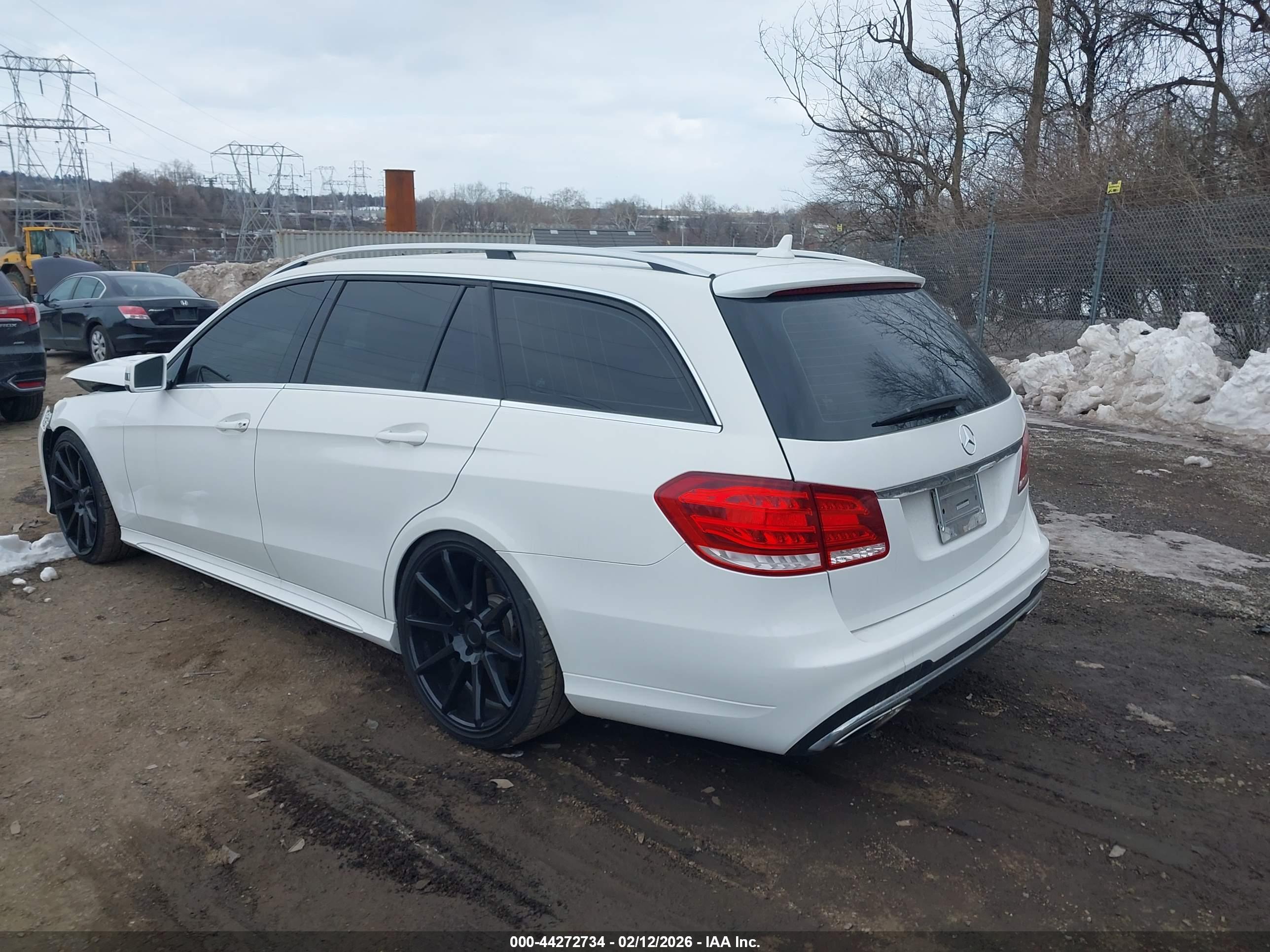 MERCEDES-BENZ E image 3