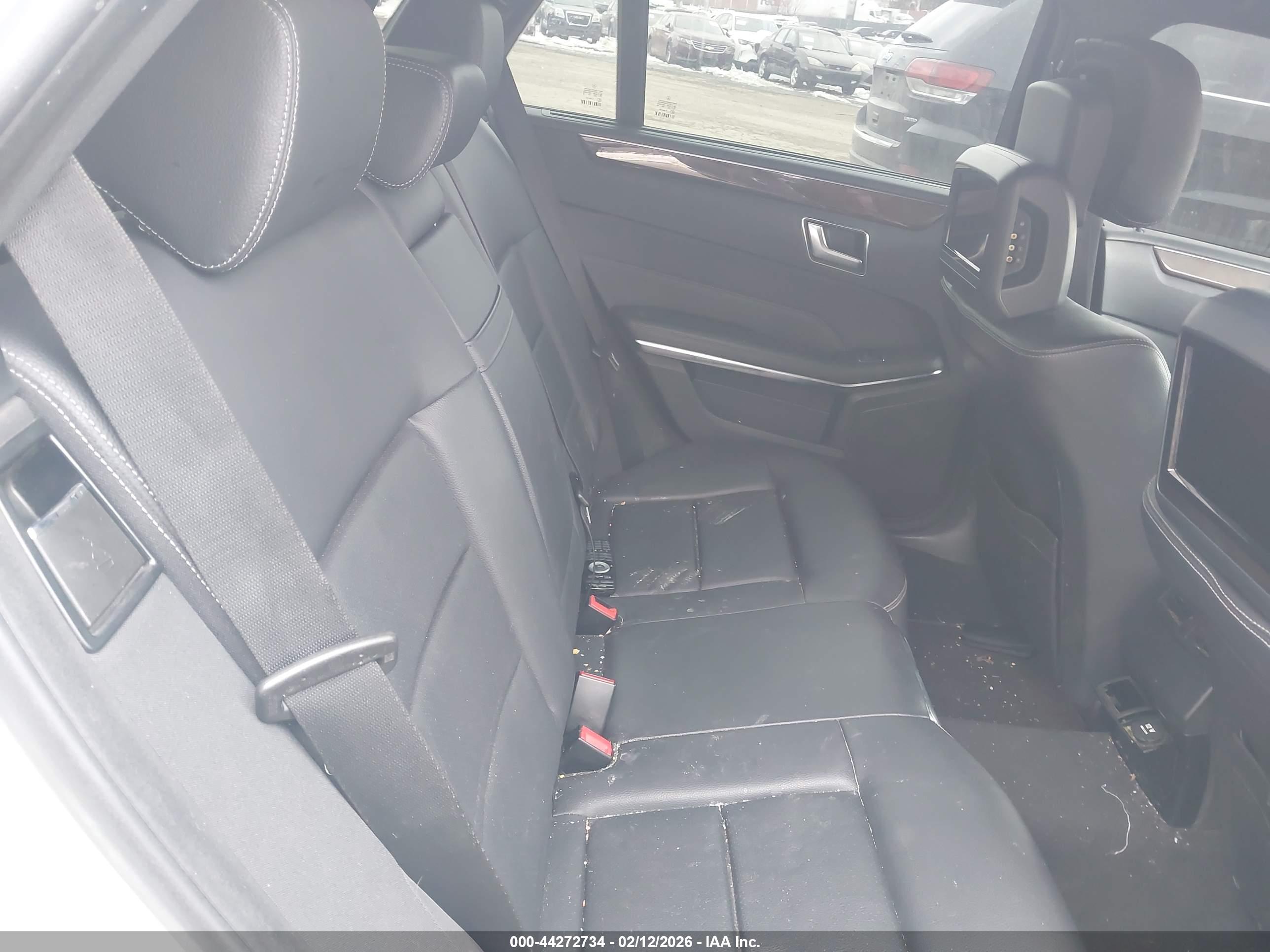 MERCEDES-BENZ E image 8
